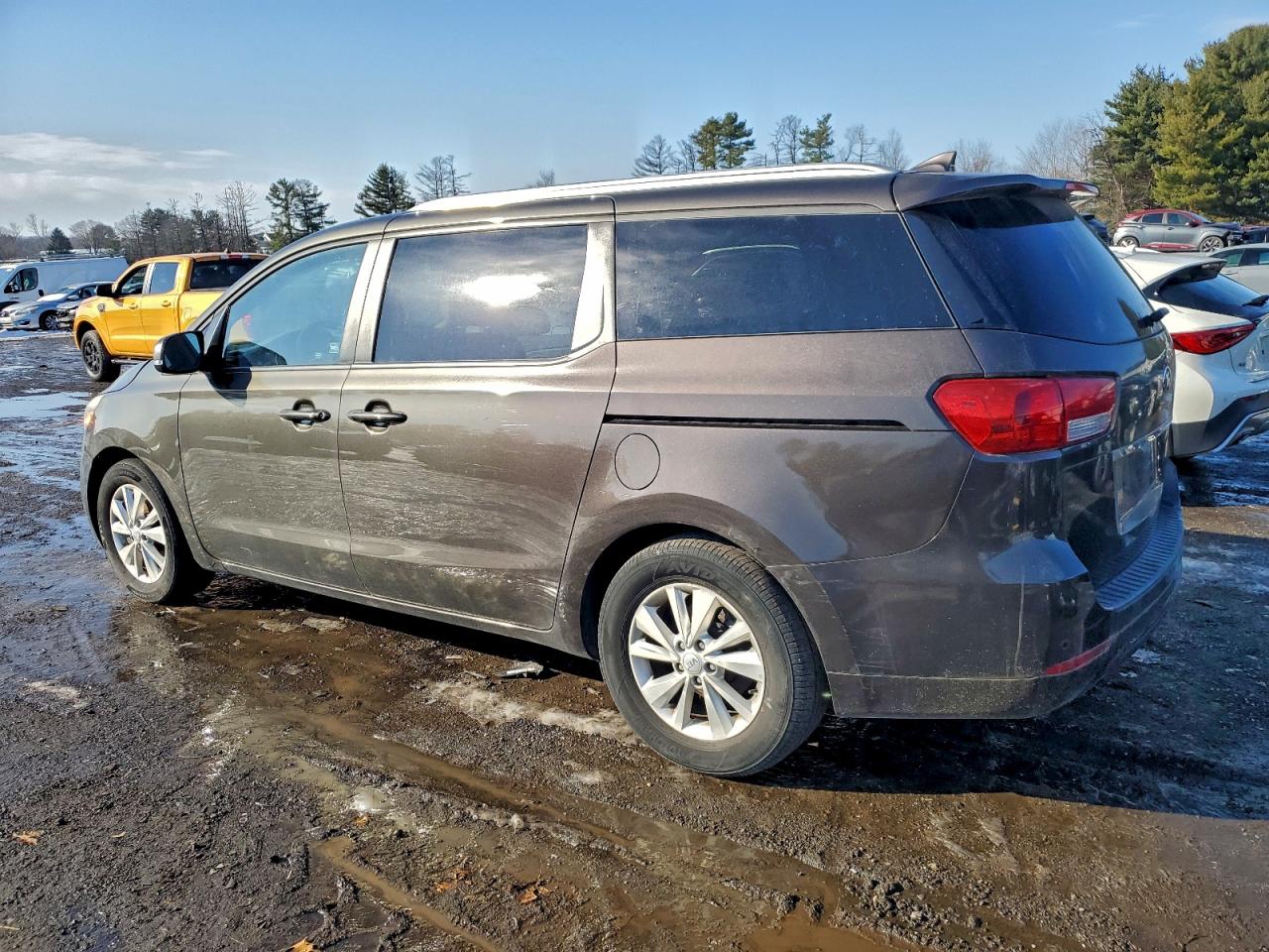 2016 KIA SEDONA photo 2