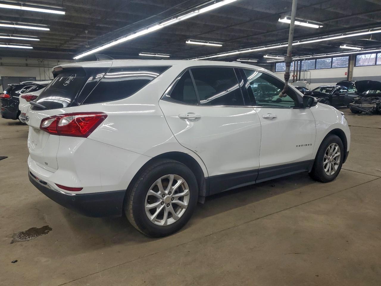 2019 CHEVROLET EQUINOX LT photo 3