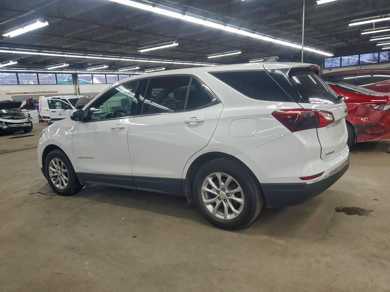 2019 CHEVROLET EQUINOX LT photo 2