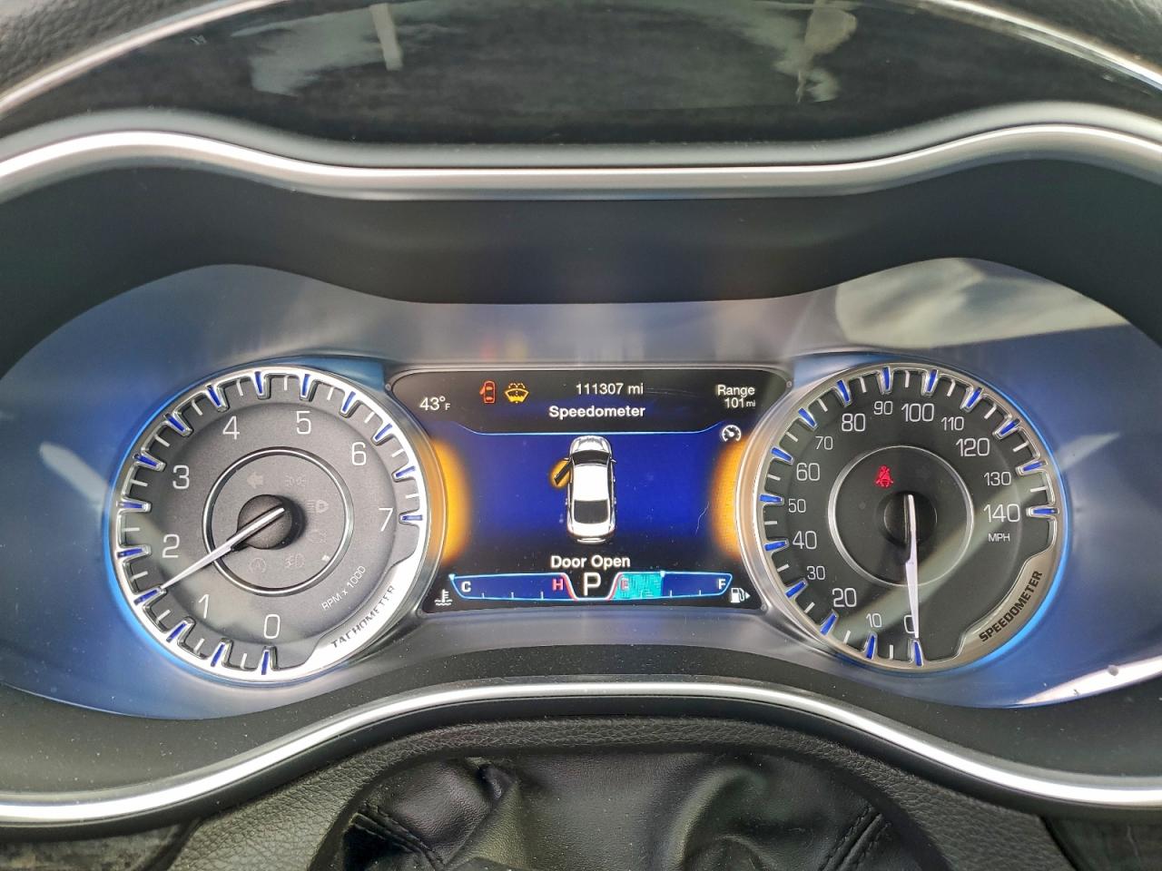 2015 CHRYSLER 200 C photo 9