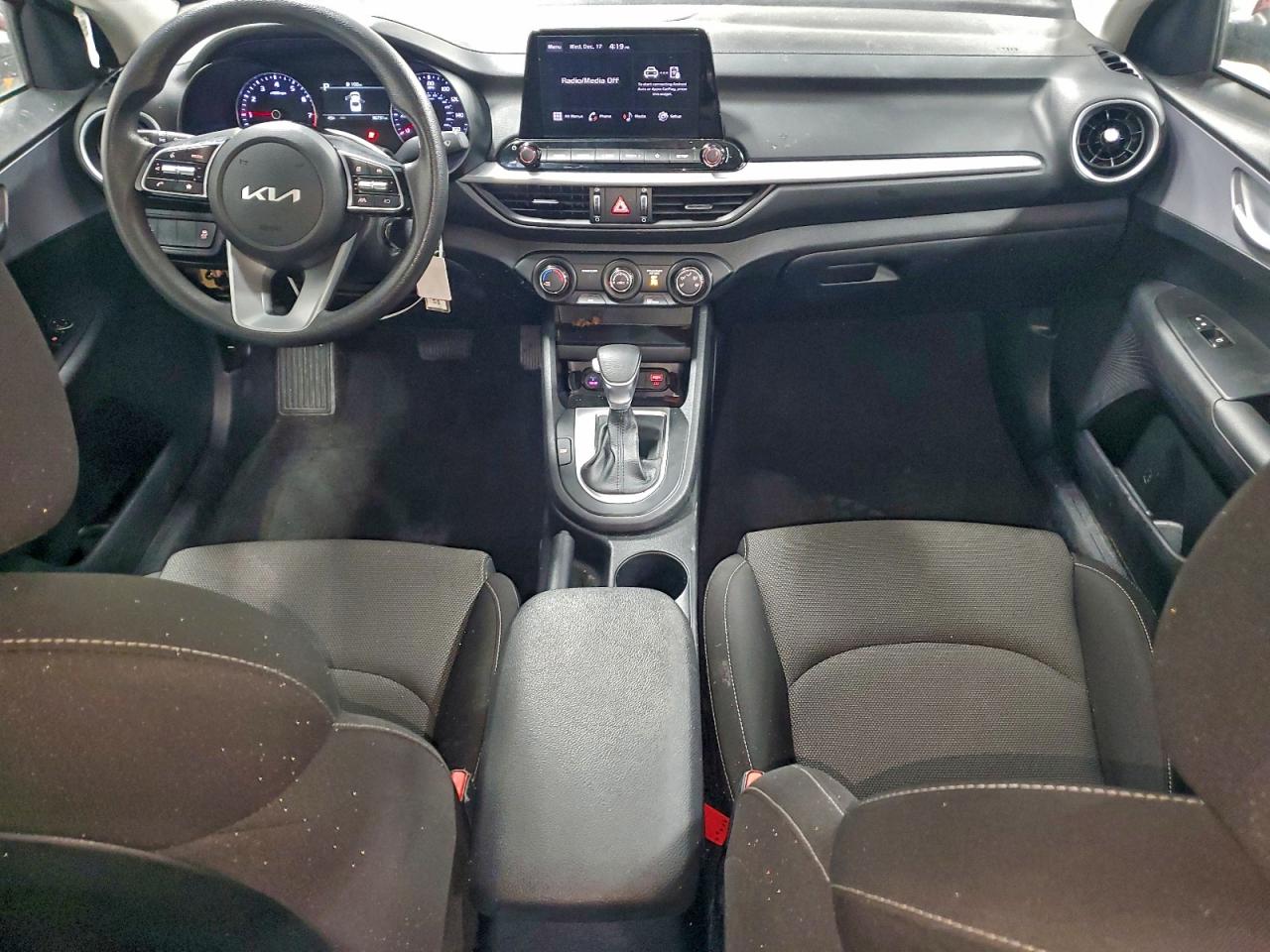 2024 KIA FORTE LX photo 8