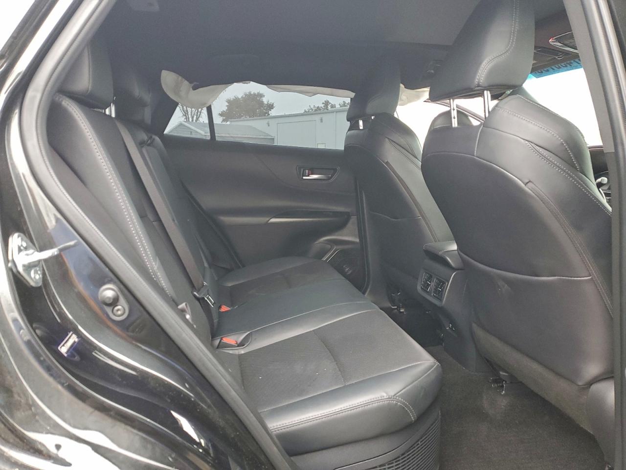 2021 TOYOTA VENZA LE photo 11
