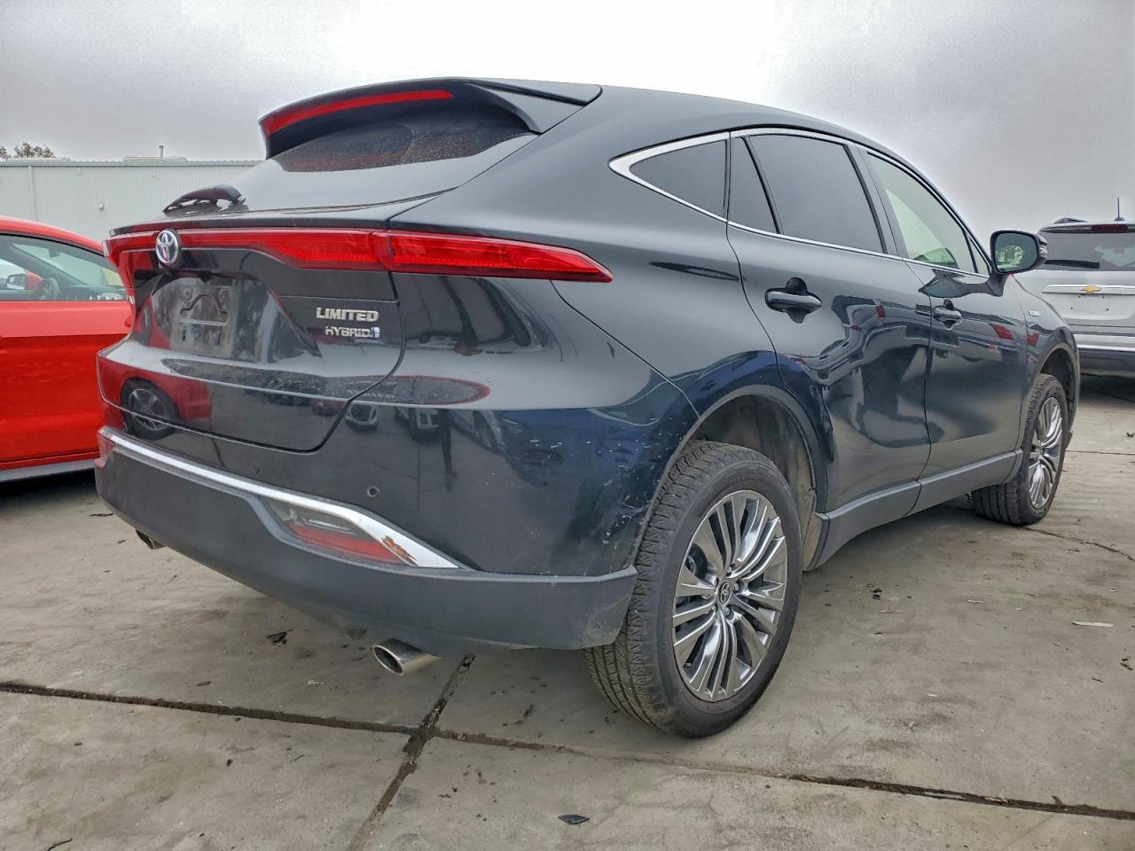 2021 TOYOTA VENZA LE photo 3
