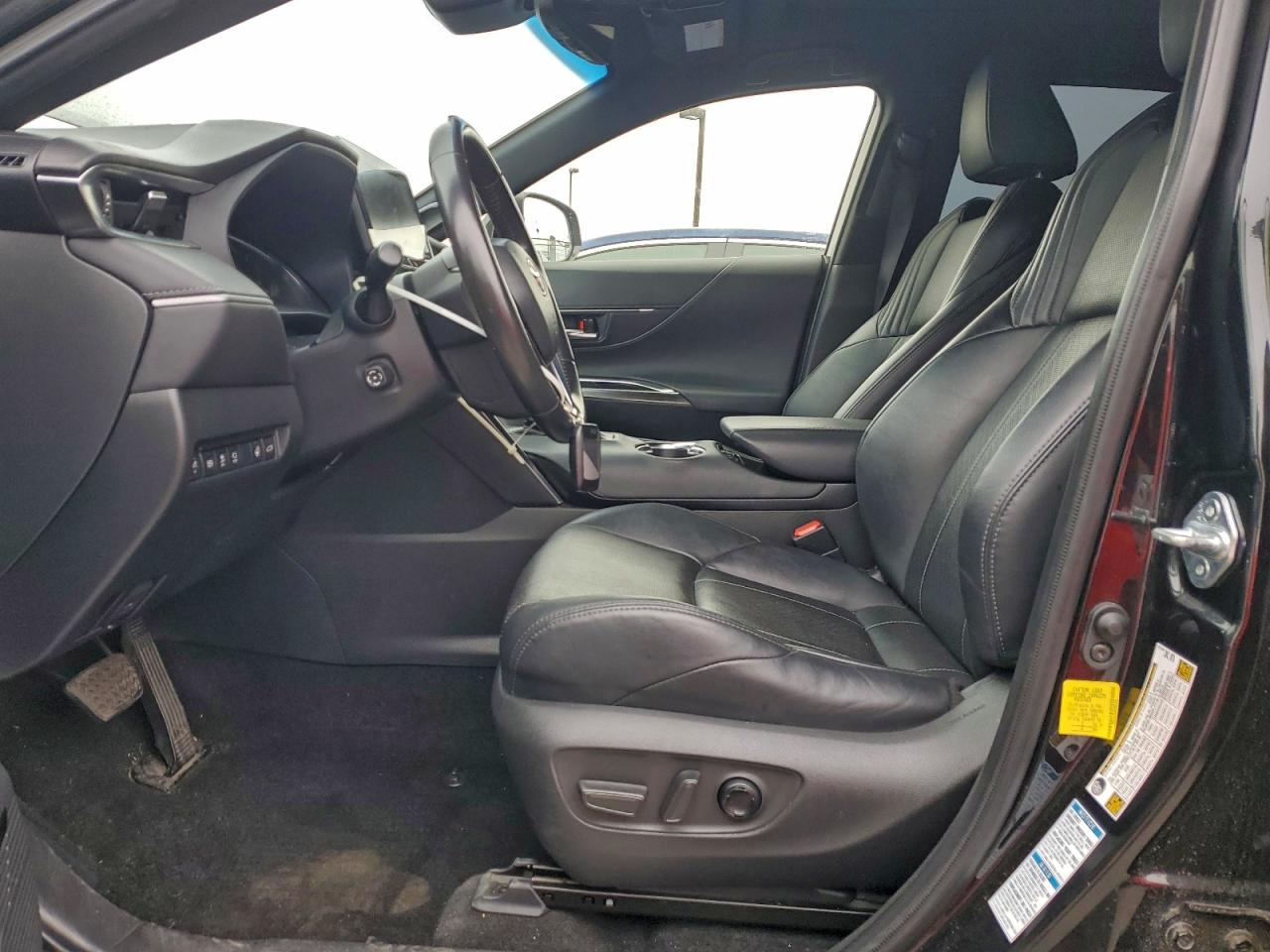2021 TOYOTA VENZA LE photo 7
