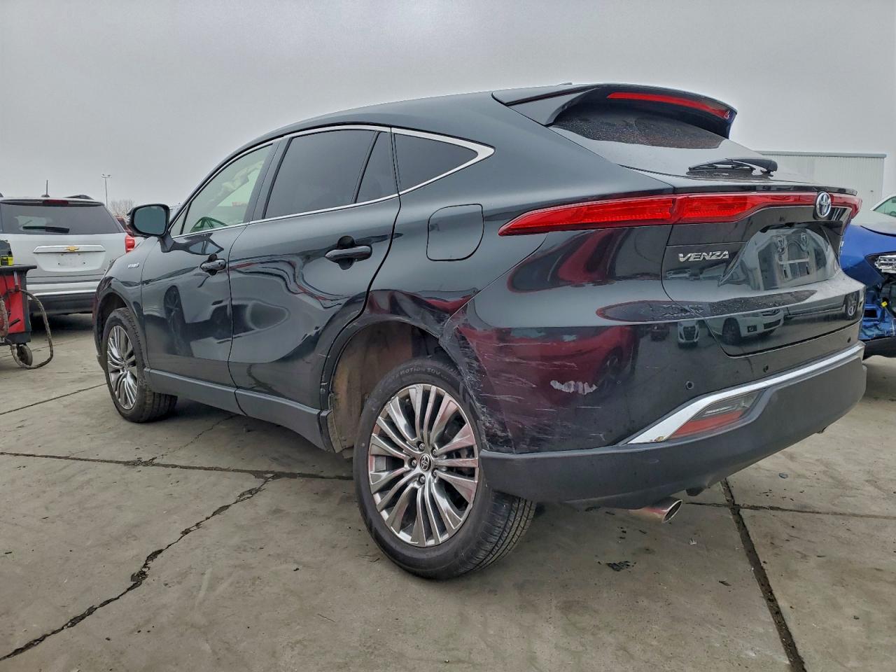 2021 TOYOTA VENZA LE photo 2