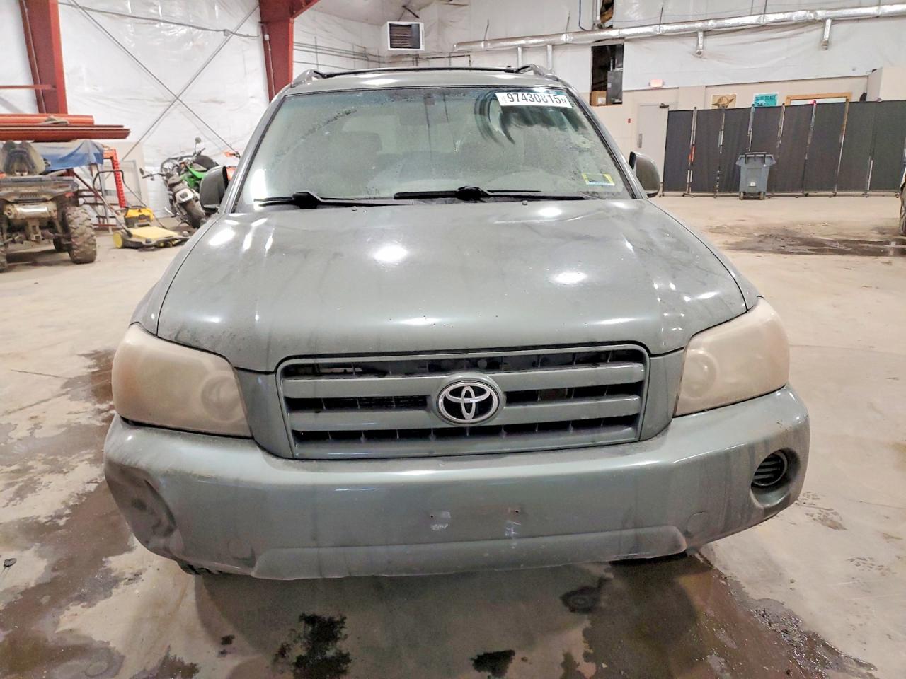 2005 TOYOTA HIGHLANDER photo 5