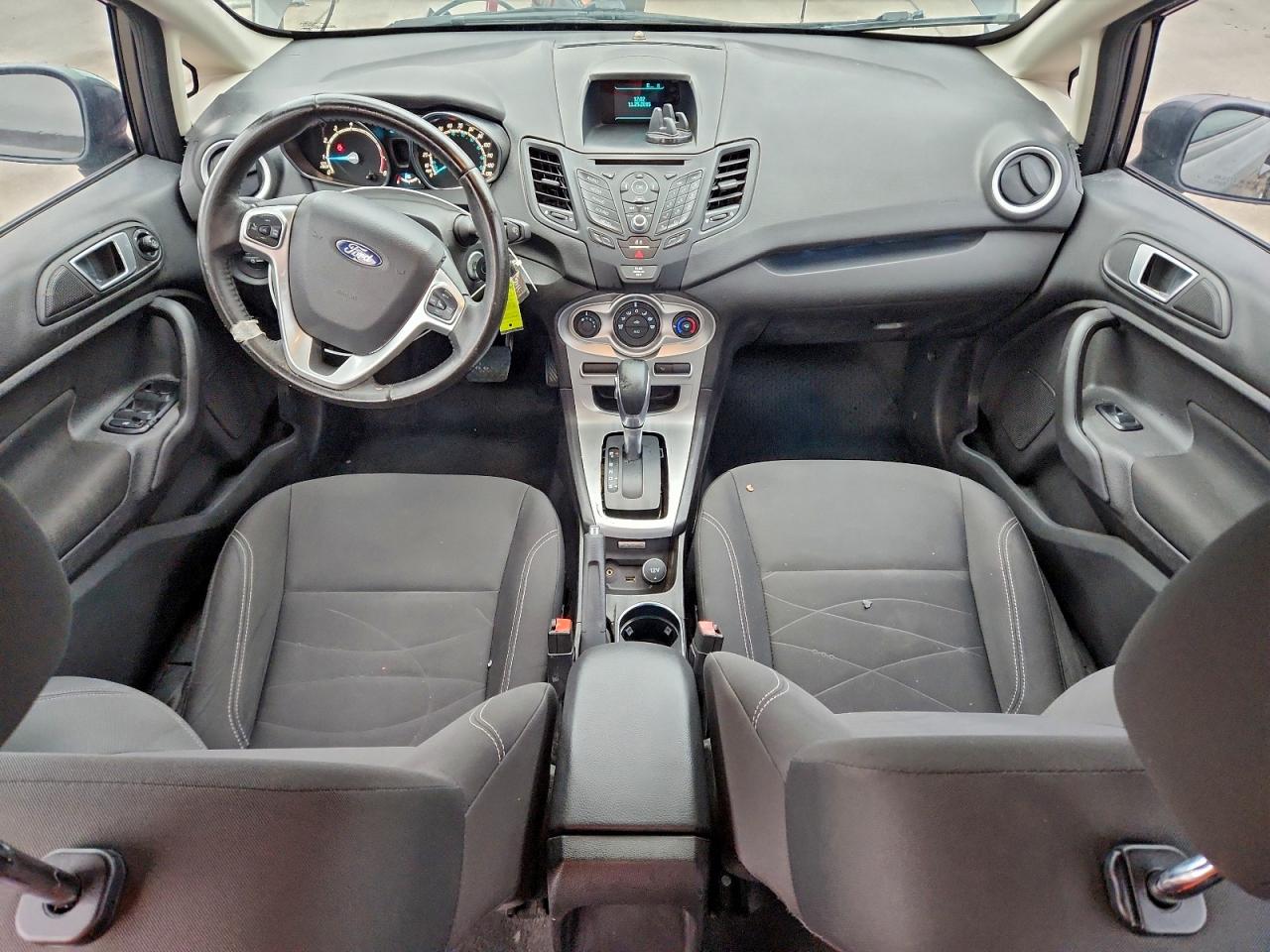 2016 FORD FIESTA SE photo 8