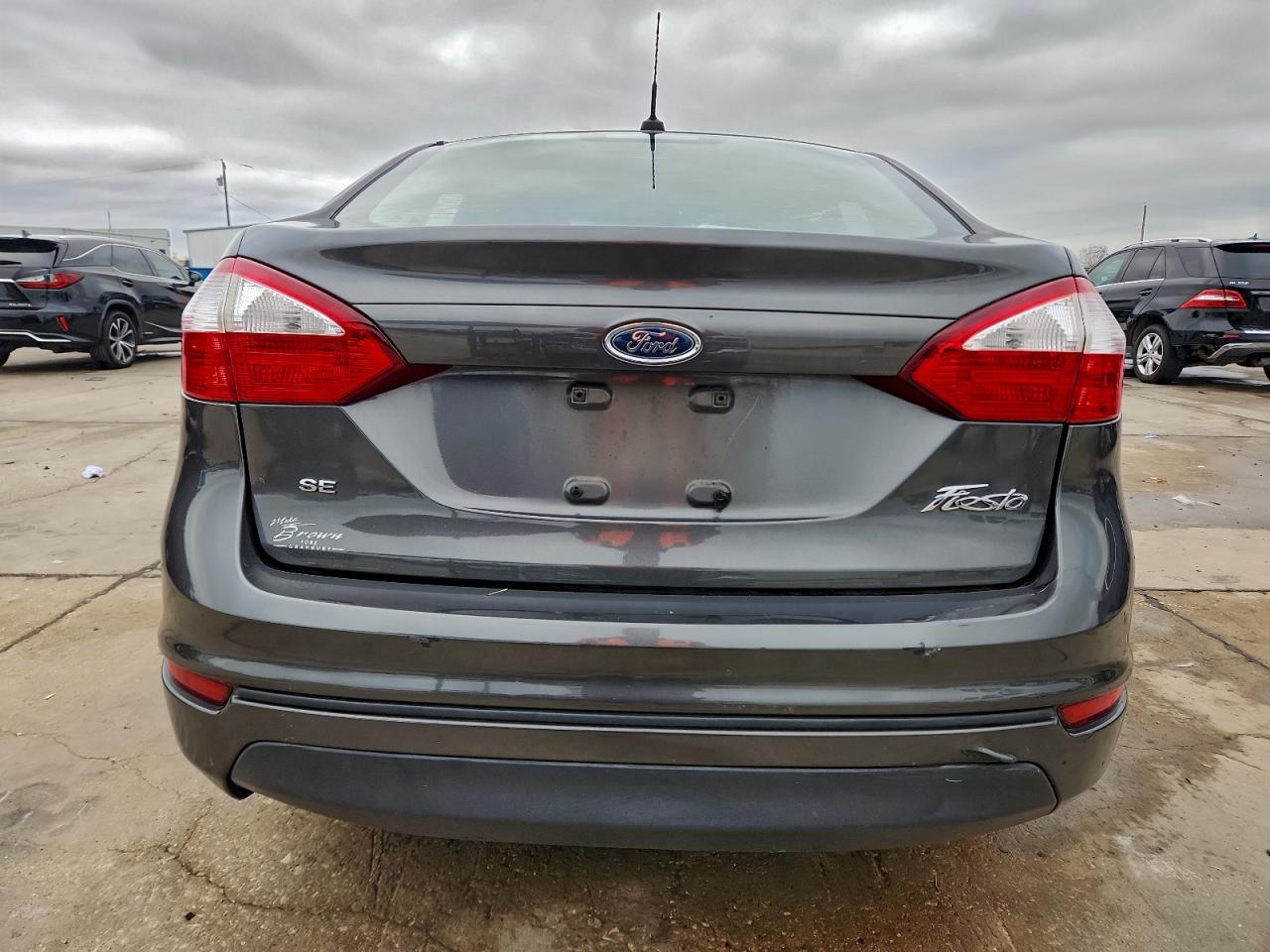 2016 FORD FIESTA SE photo 6