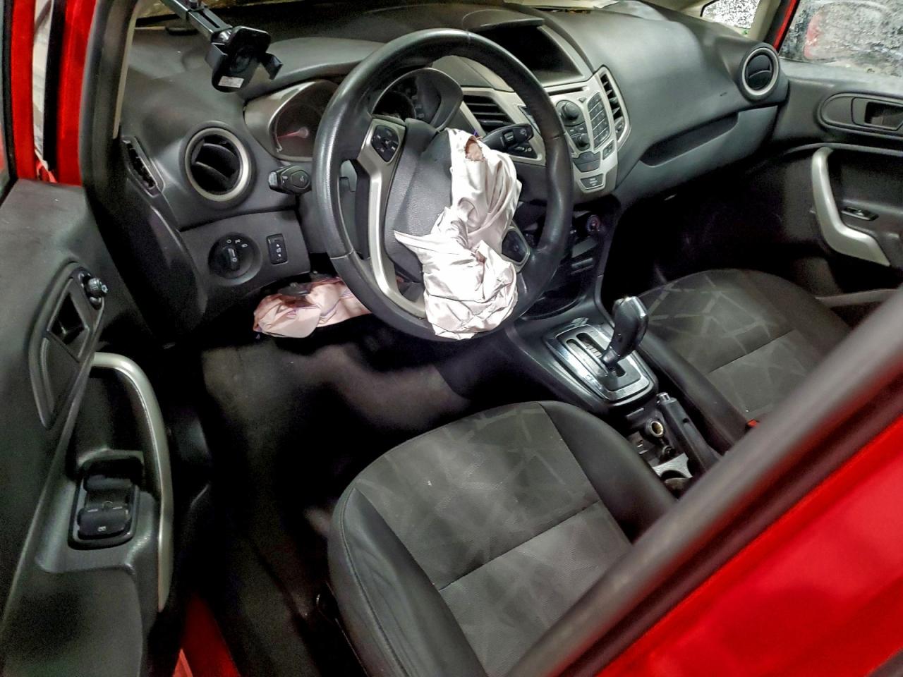 2012 FORD FIESTA SEL photo 8
