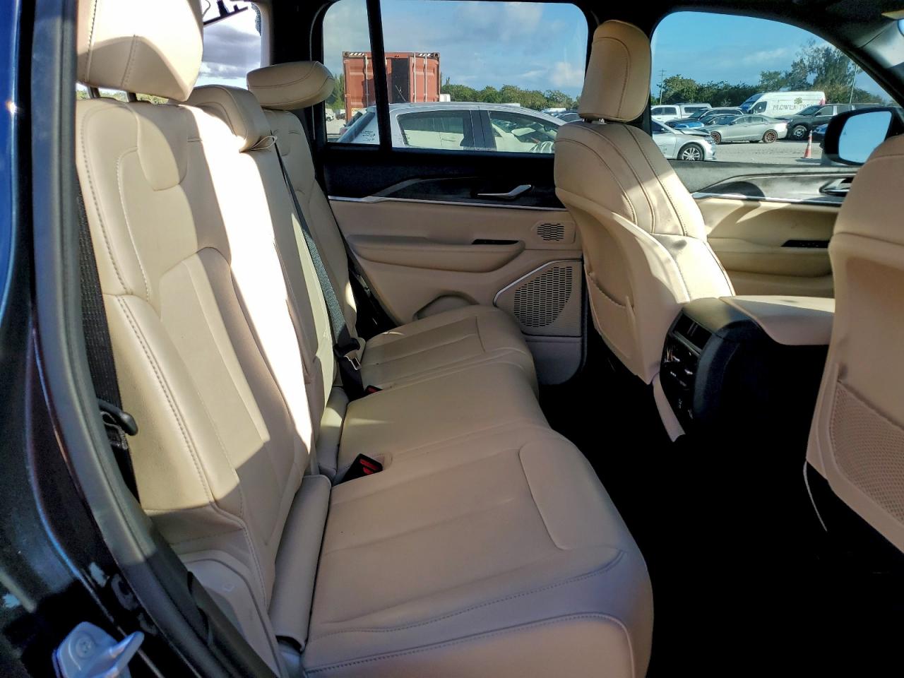 2023 JEEP GRAND CHEROKEE LIMITED 4XE photo 11
