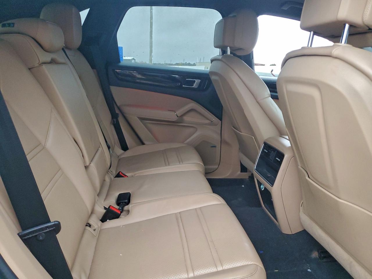 2019 PORSCHE CAYENNE photo 19
