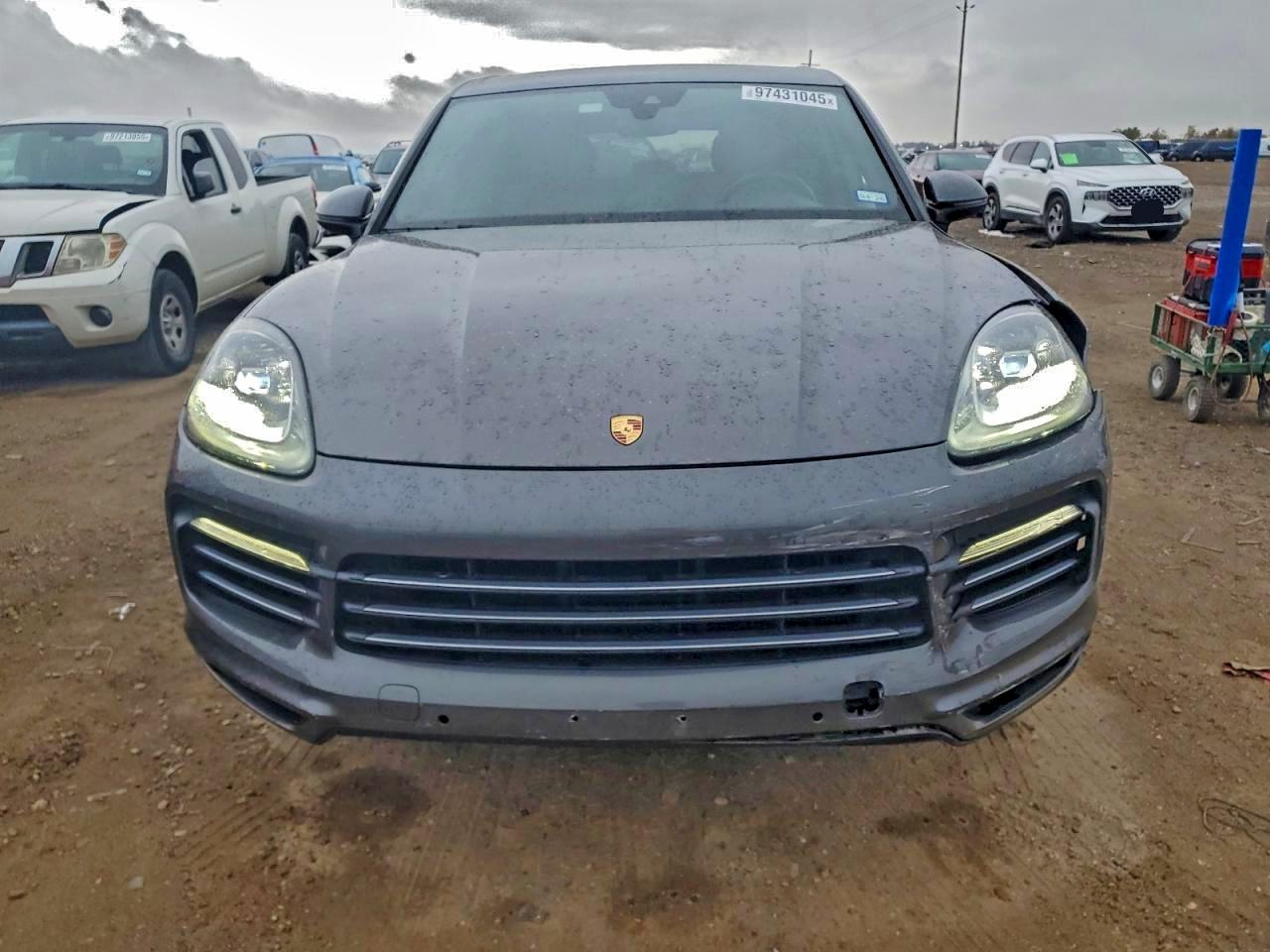 2019 PORSCHE CAYENNE photo 9