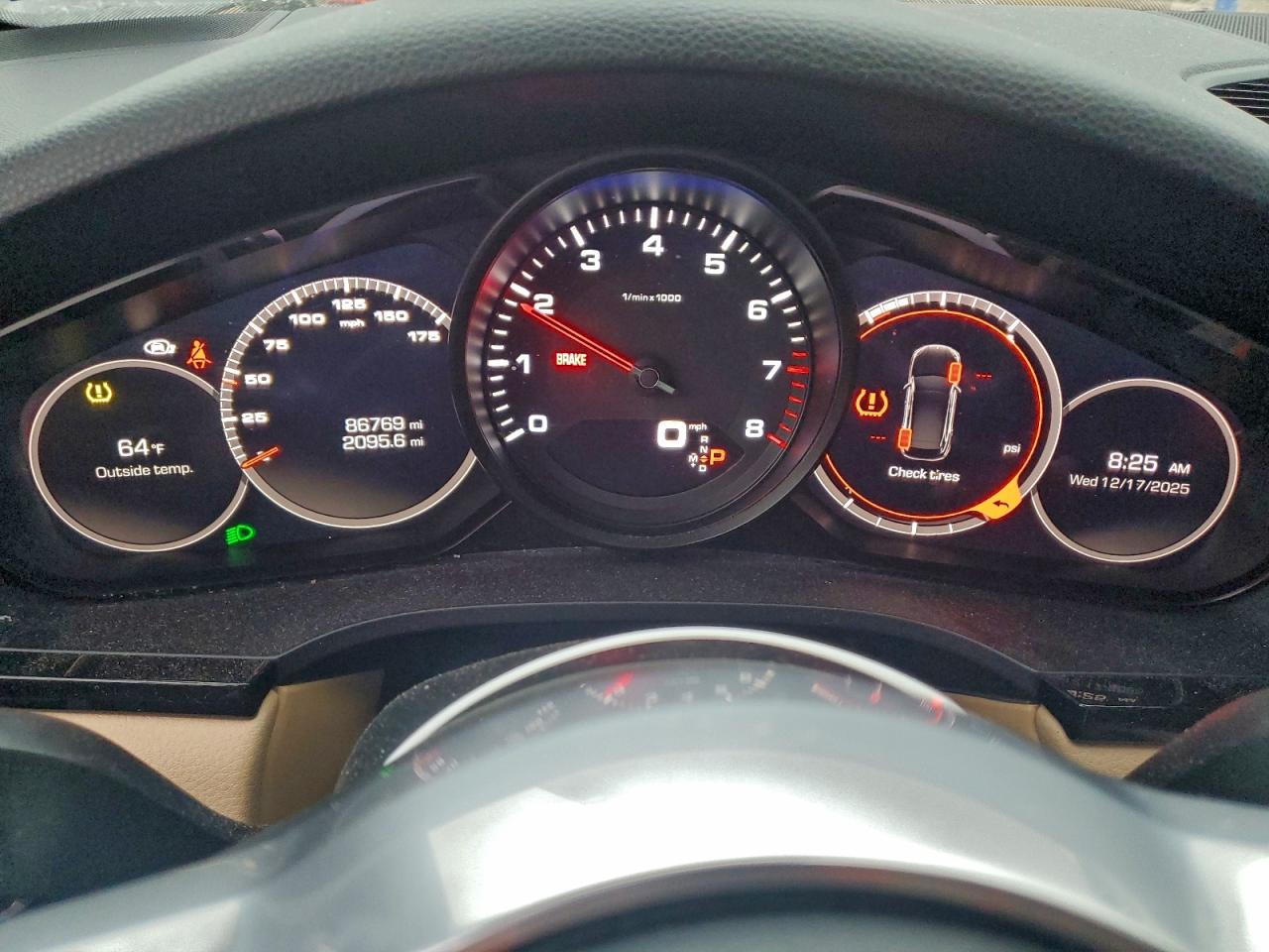2019 PORSCHE CAYENNE photo 17