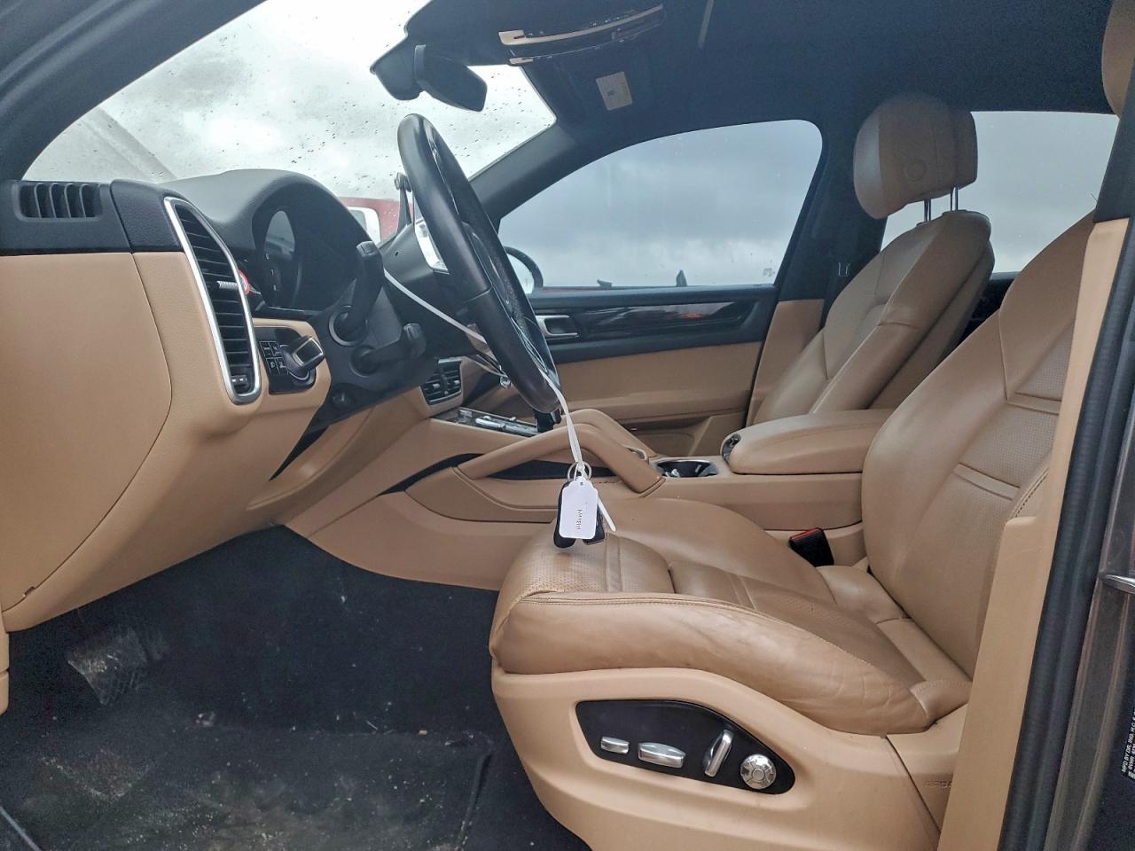 2019 PORSCHE CAYENNE photo 13