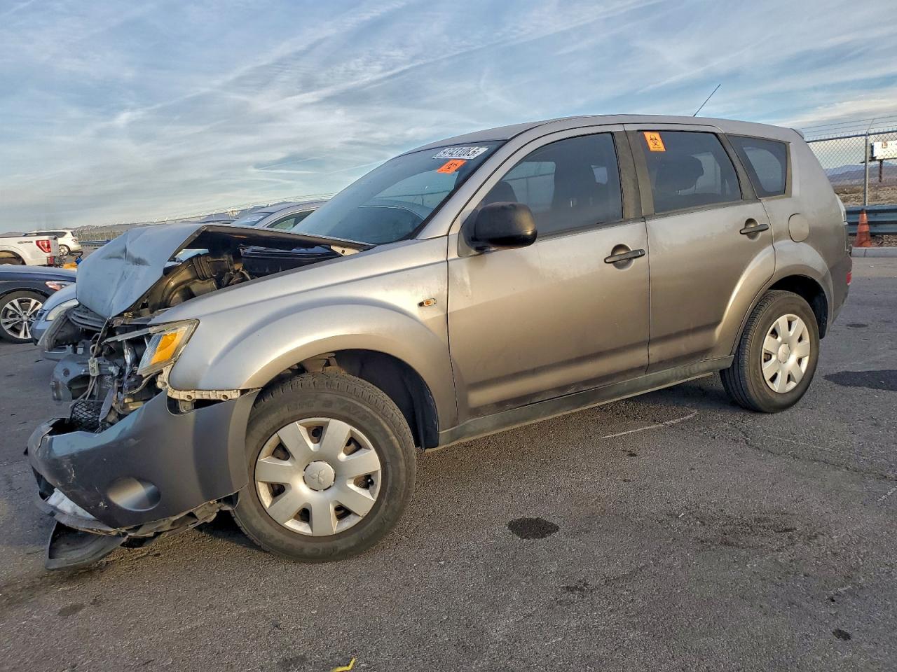 2007 MITSUBISHI OUTLANDER ES — FRONT END damage — photo 1