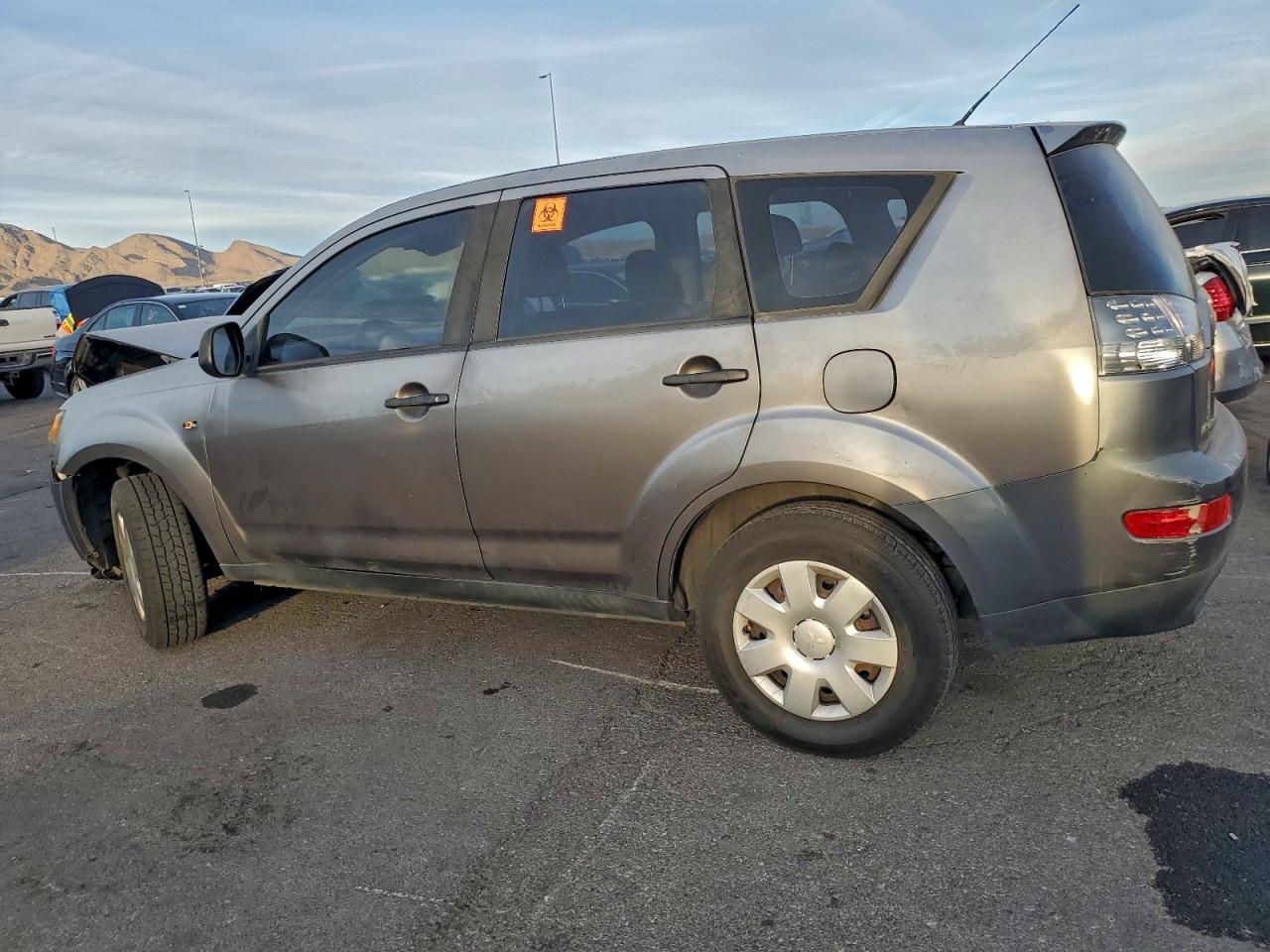 2007 MITSUBISHI OUTLANDER ES photo 2