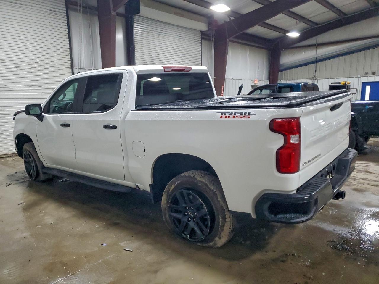 2025 CHEVROLET SILVERADO K1500 LT TRAIL BOSS photo 2