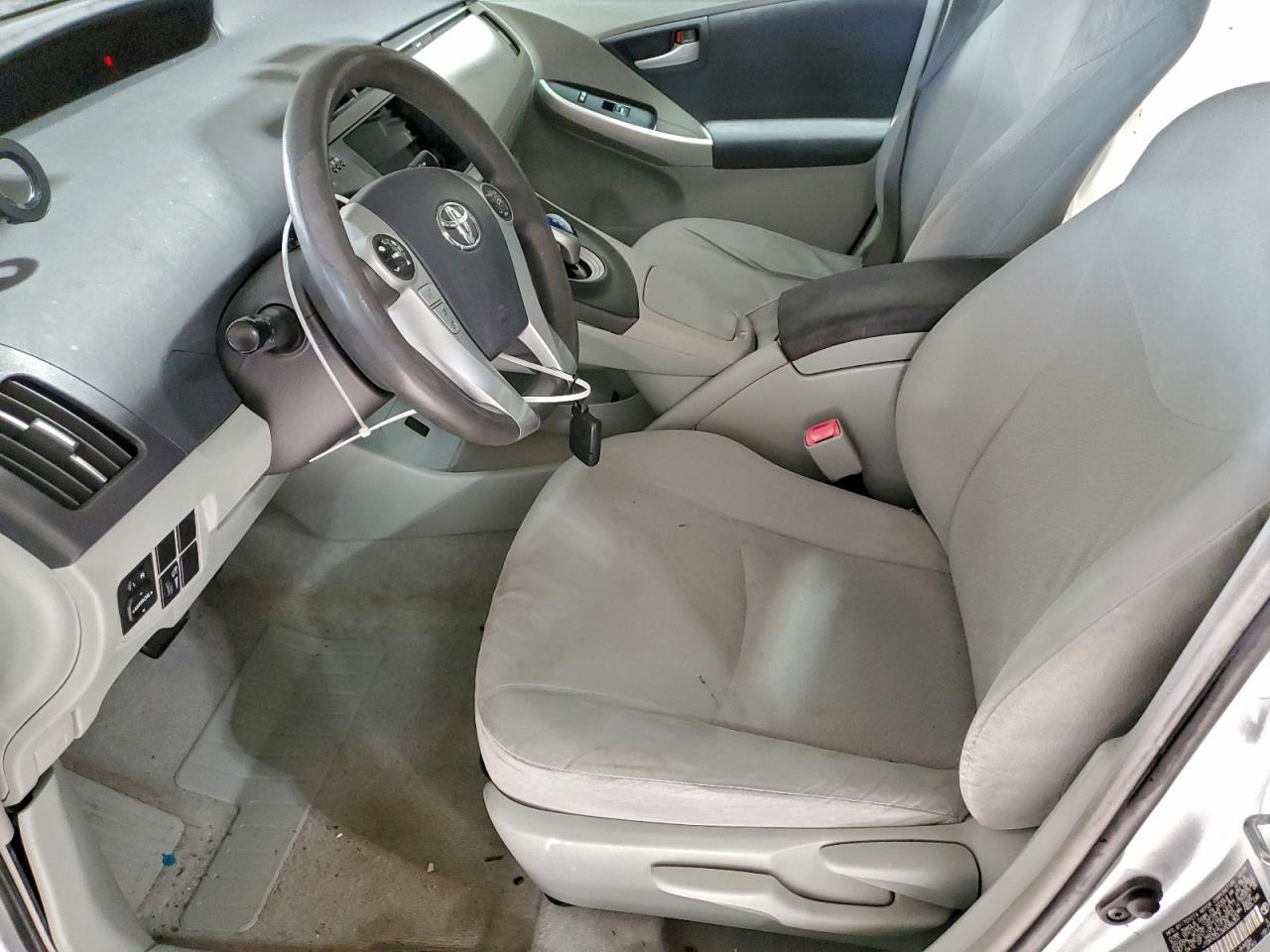 2010 TOYOTA PRIUS photo 7