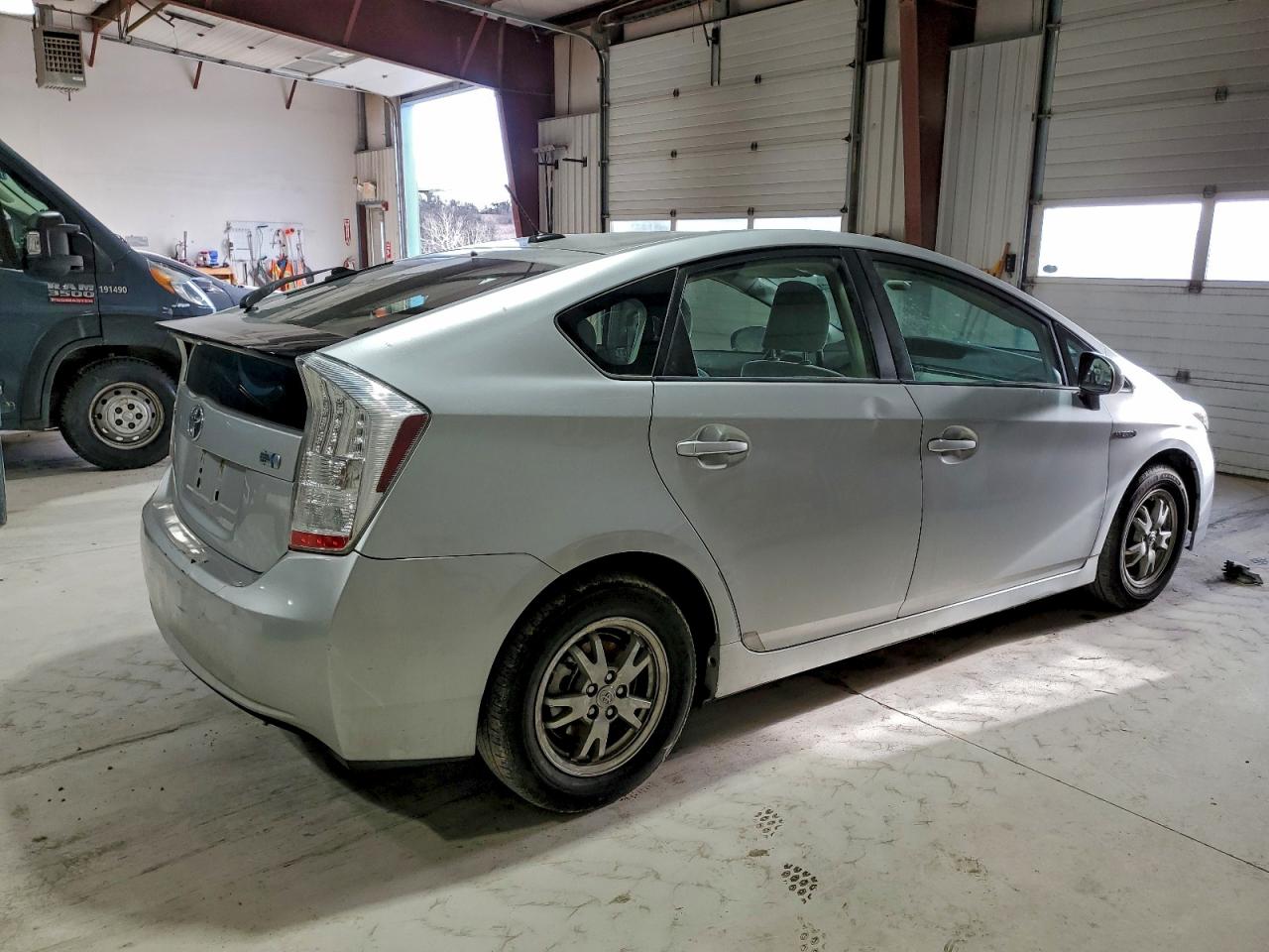 2010 TOYOTA PRIUS photo 3