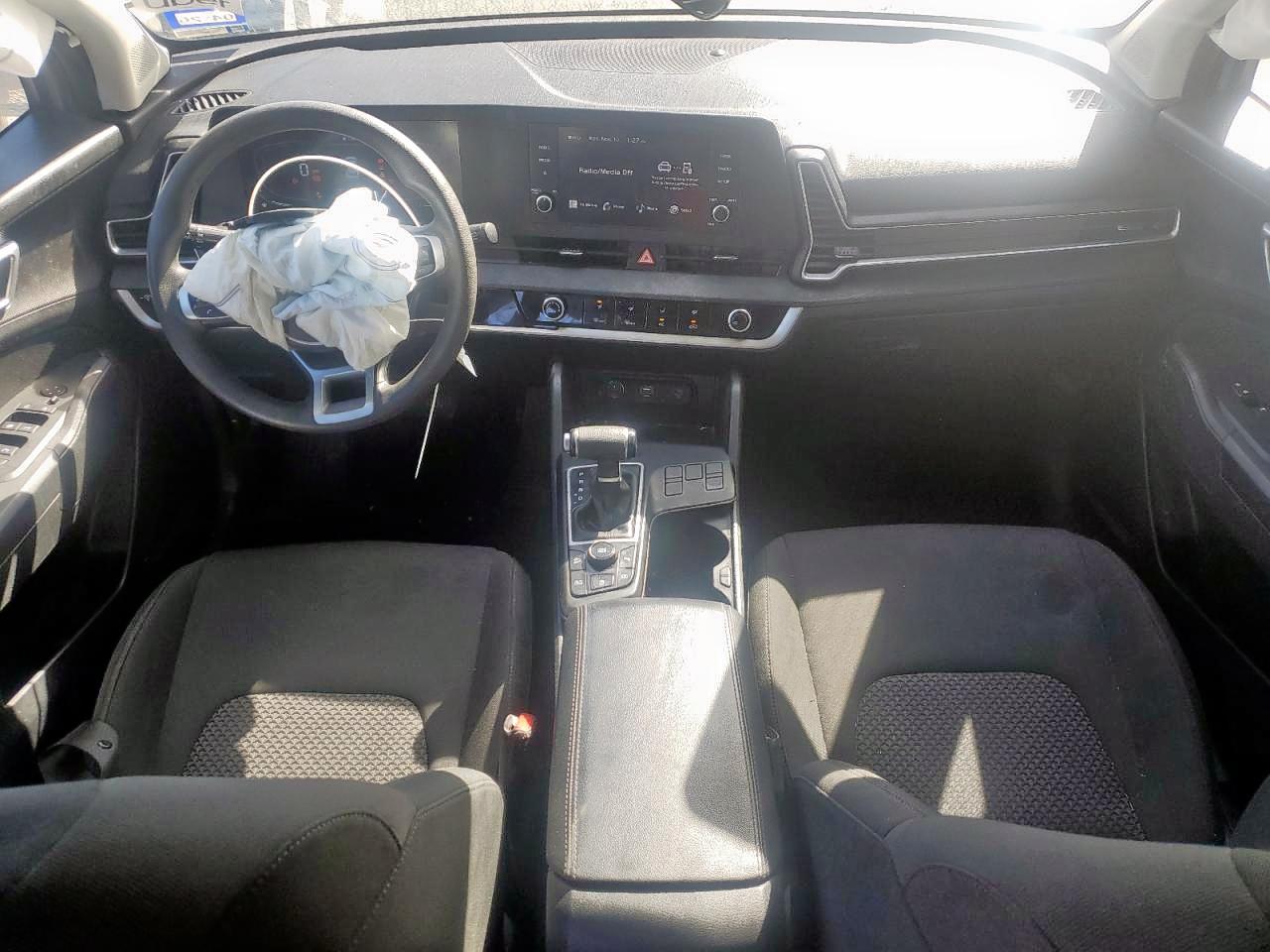 2023 KIA SPORTAGE LX photo 8