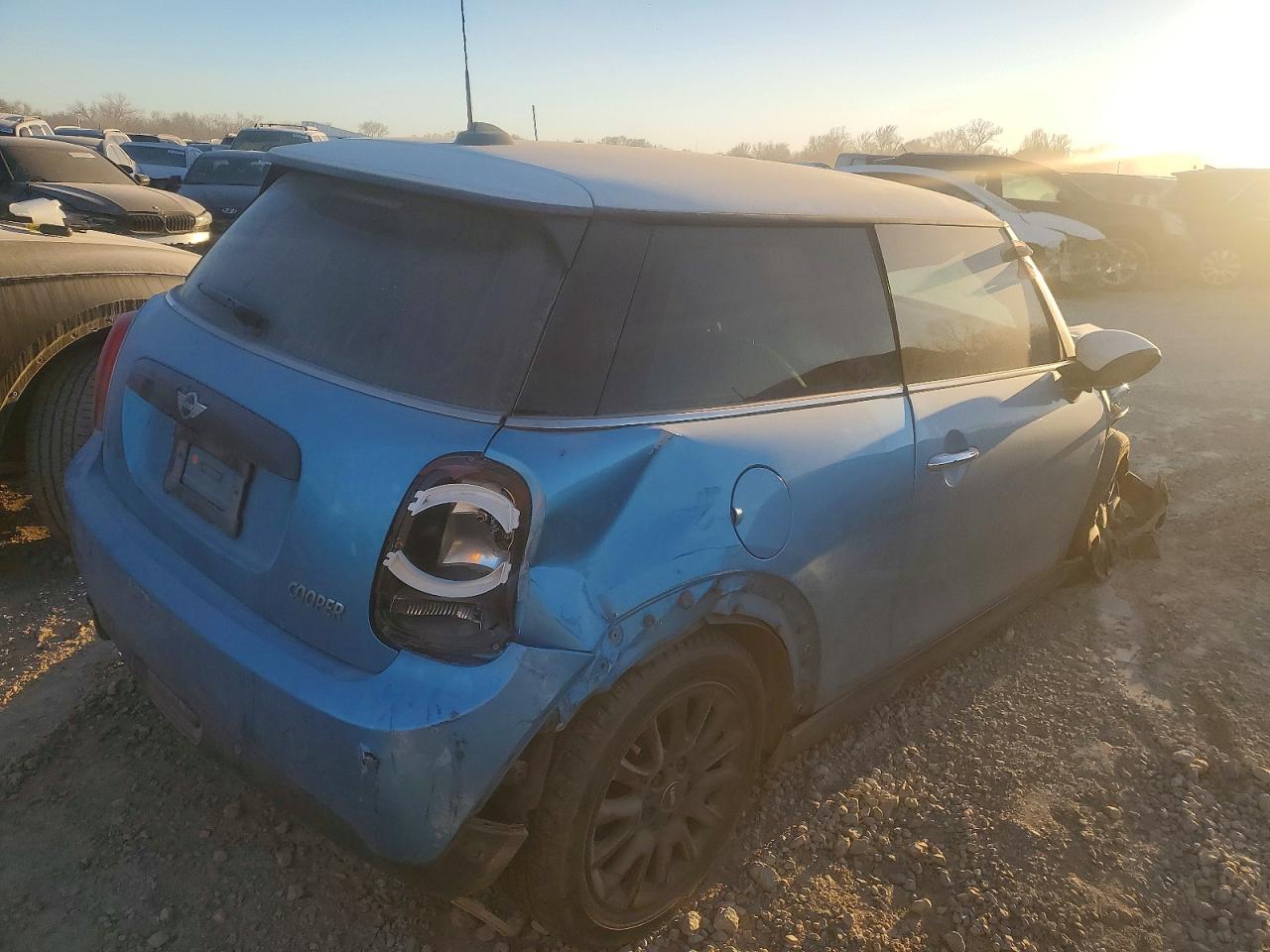 2017 MINI COOPER photo 7