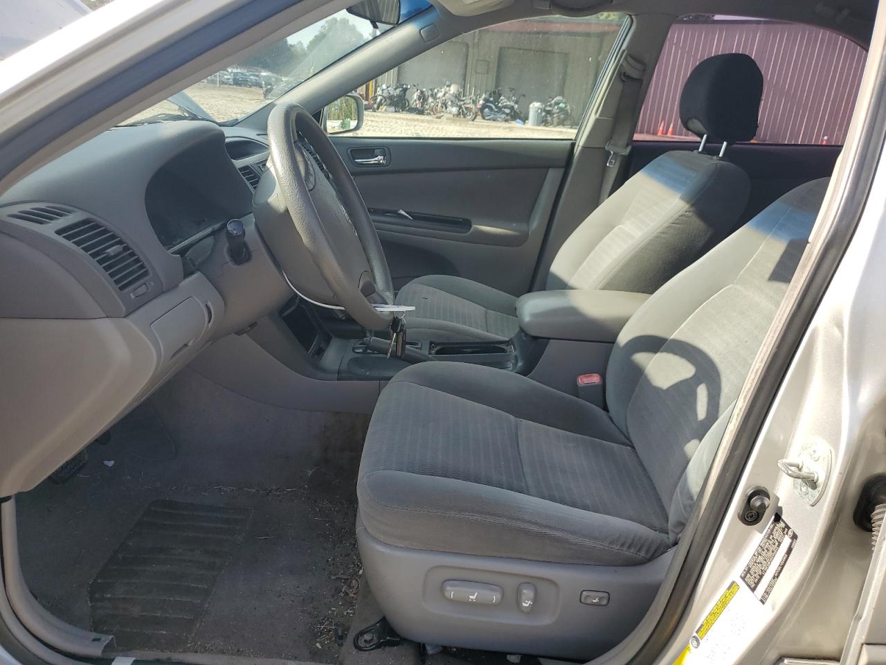2006 TOYOTA CAMRY LE photo 7