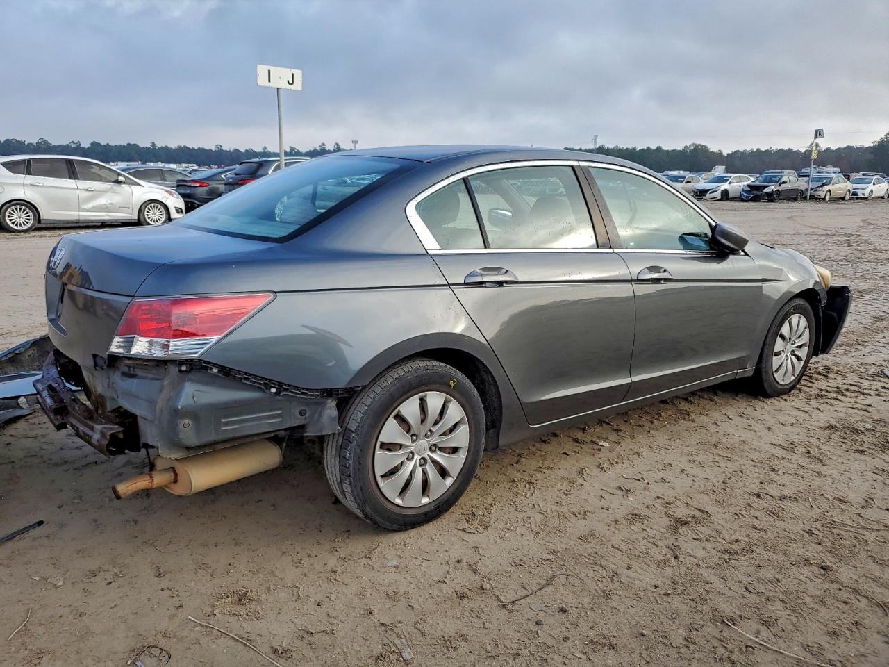 2009 HONDA ACCORD LX photo 3