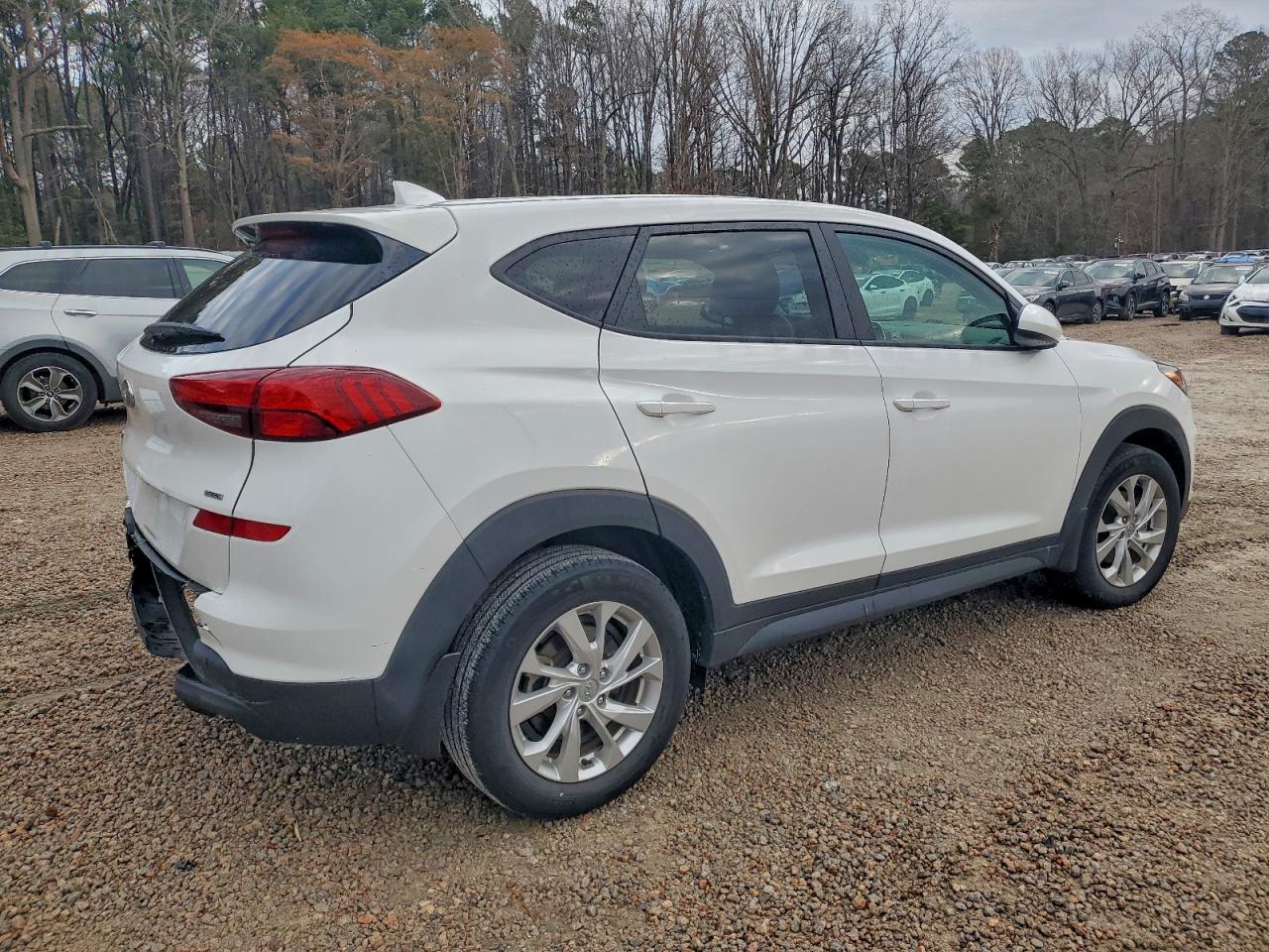 2021 HYUNDAI TUCSON SE photo 3