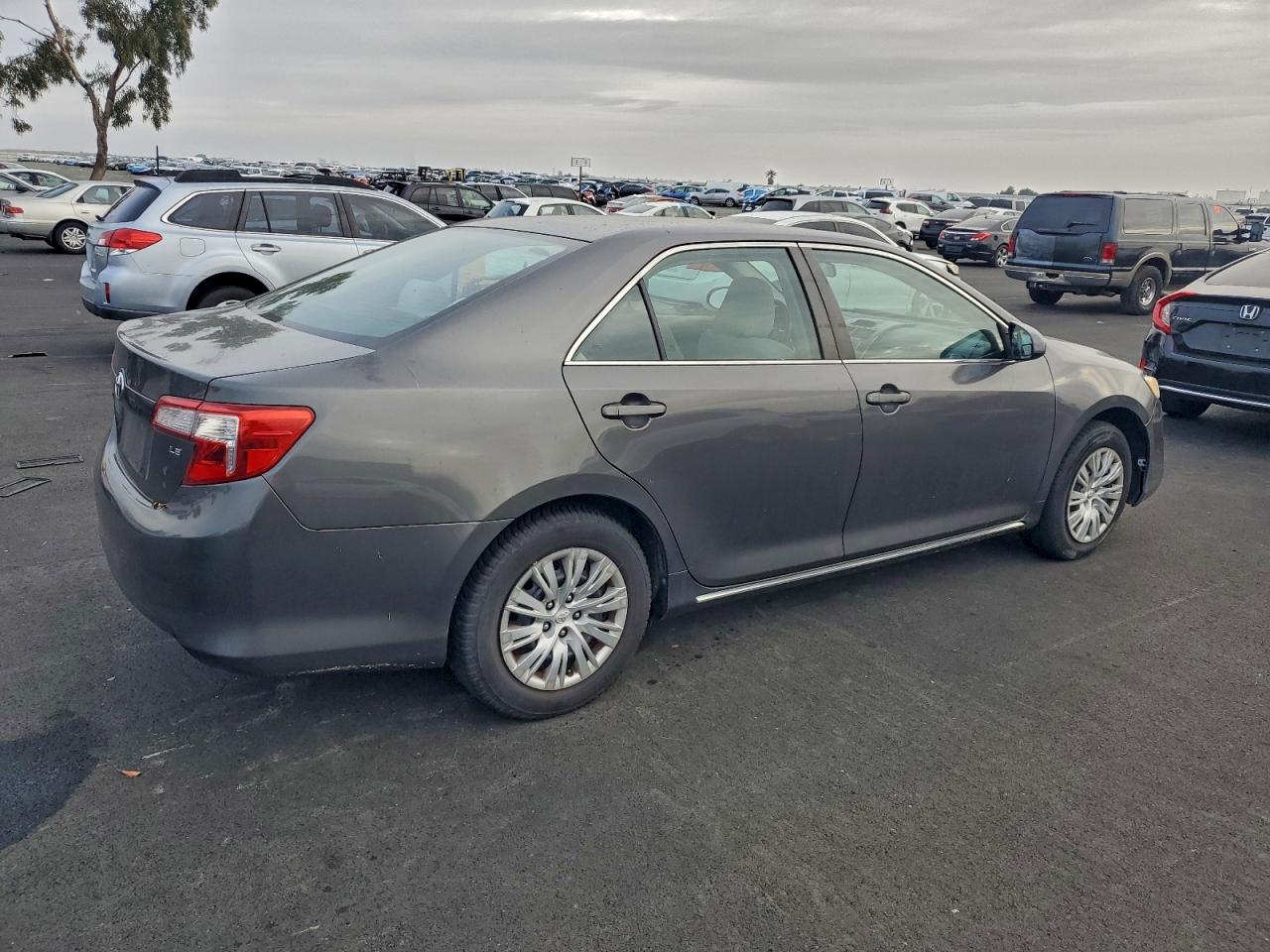 2012 TOYOTA CAMRY BASE photo 3