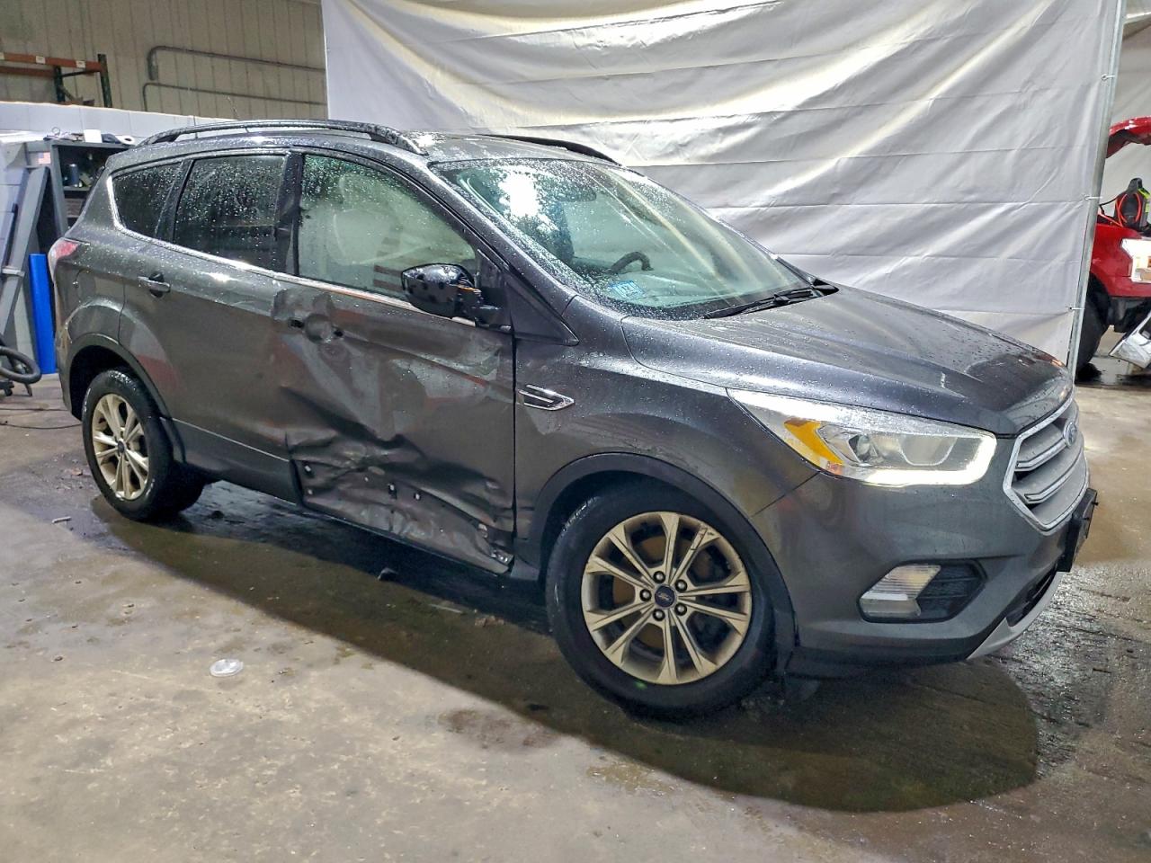 2017 FORD ESCAPE SE photo 4
