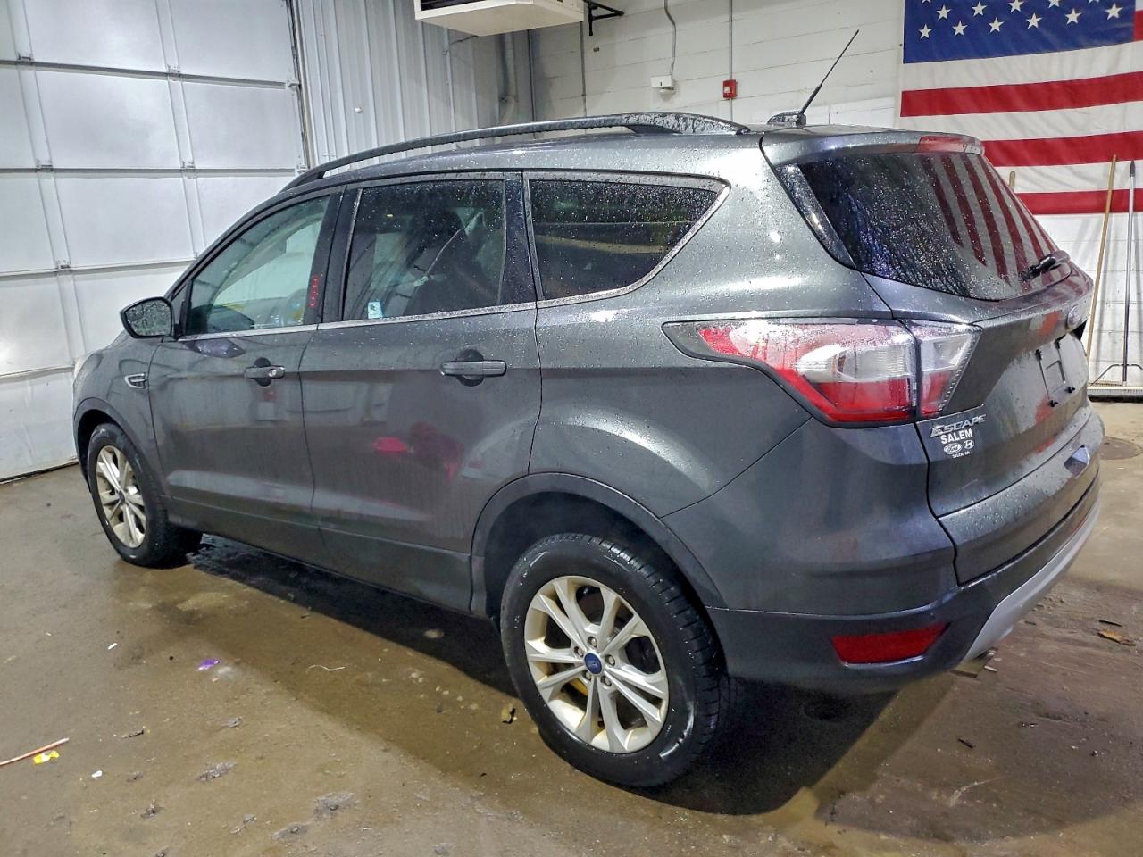 2017 FORD ESCAPE SE photo 2