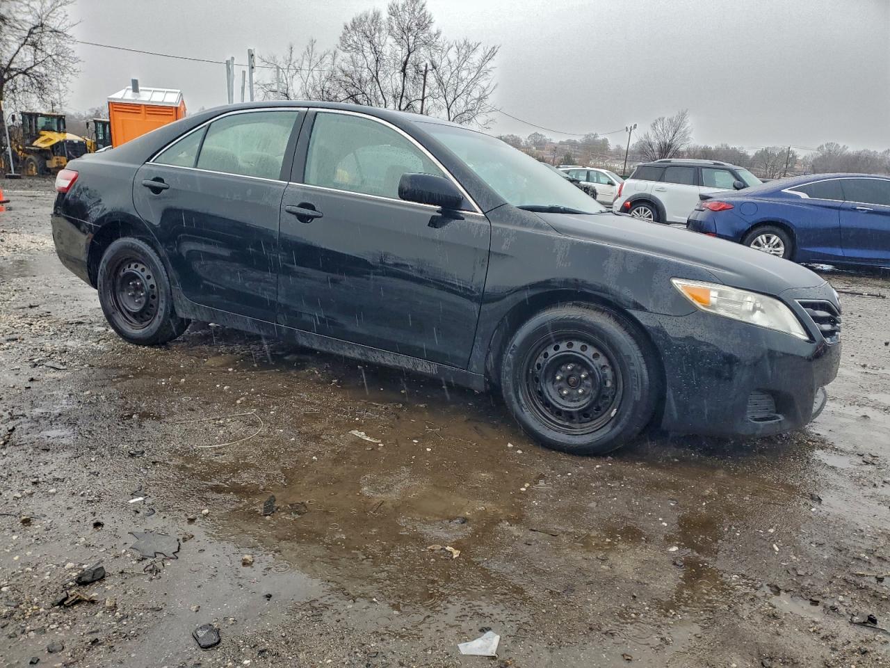 2010 TOYOTA CAMRY BASE photo 4