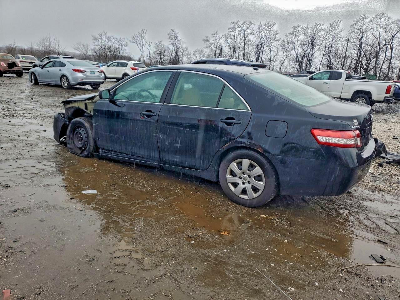 2010 TOYOTA CAMRY BASE photo 2