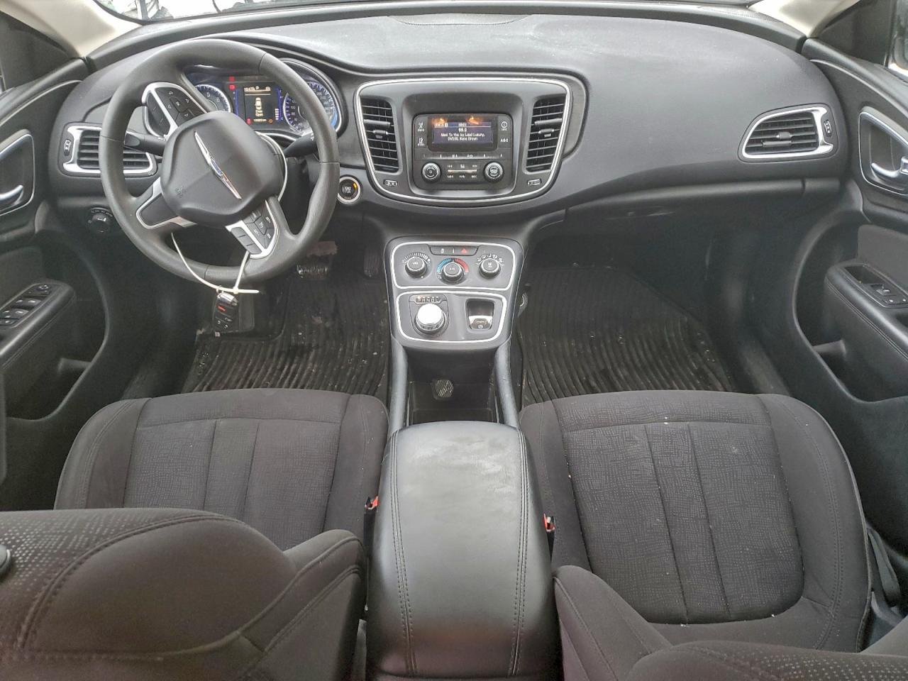 2015 CHRYSLER 200 LX photo 8