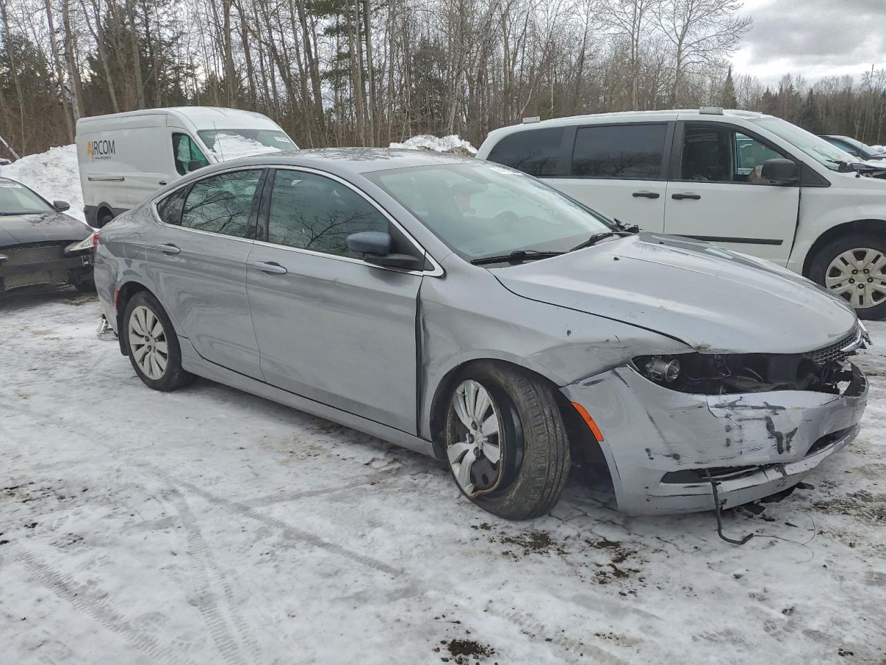 2015 CHRYSLER 200 LX photo 4