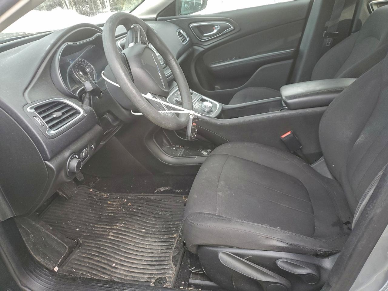 2015 CHRYSLER 200 LX photo 7