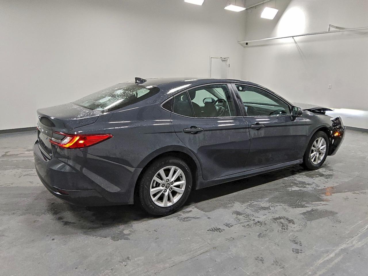 2025 TOYOTA CAMRY XSE photo 3