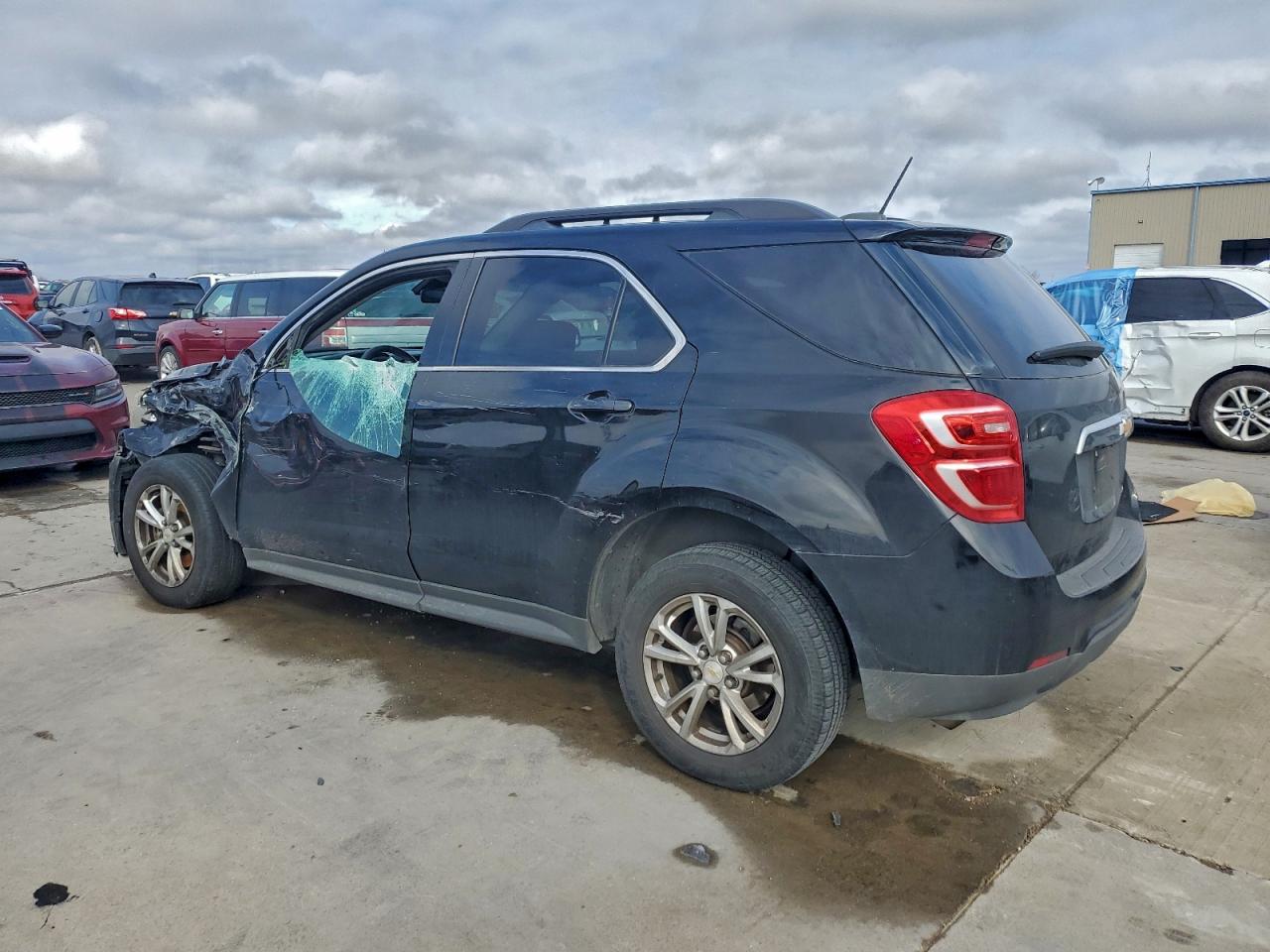 2016 CHEVROLET EQUINOX LT photo 2