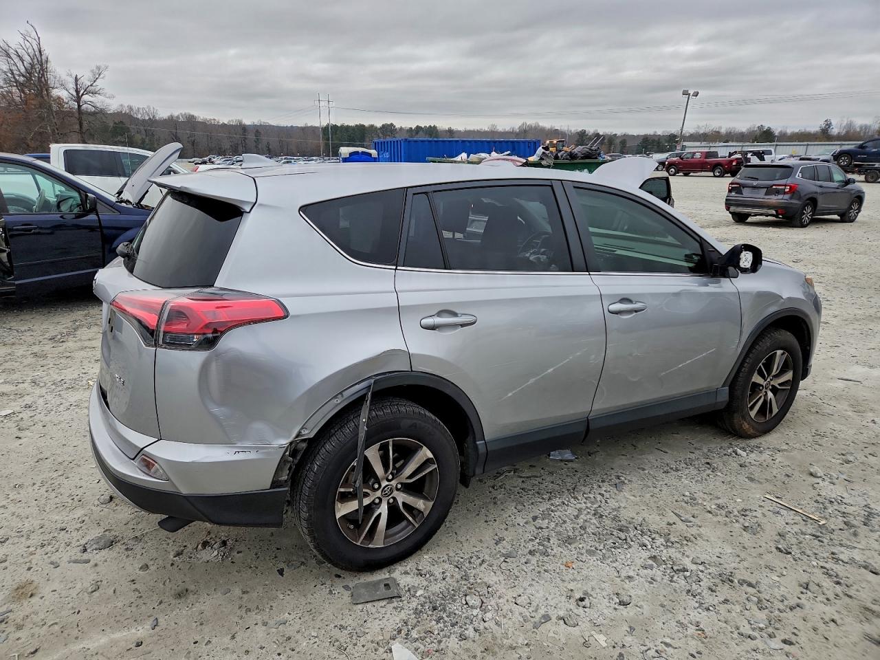 2018 TOYOTA RAV4 ADVENTURE photo 3