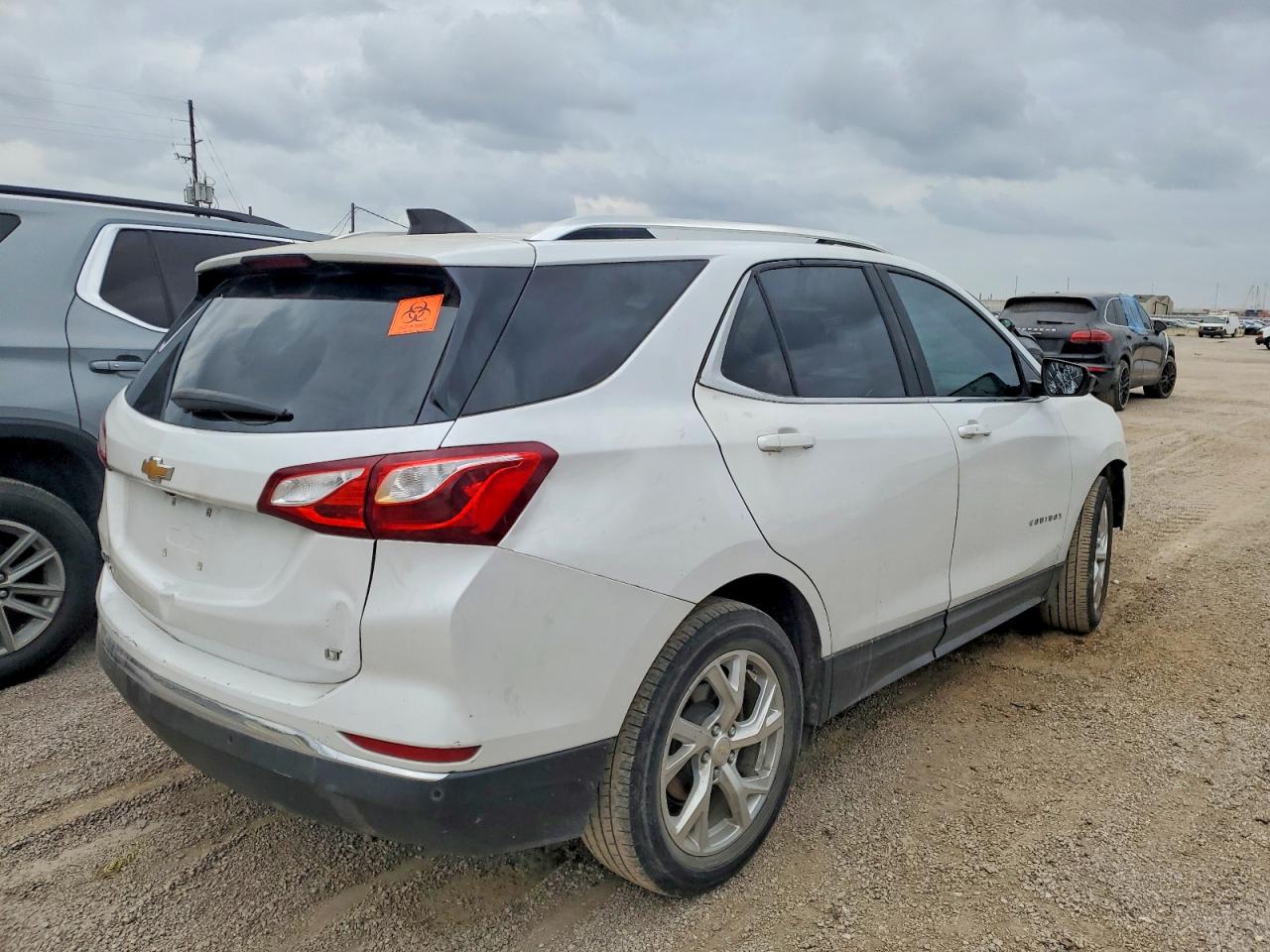 2021 CHEVROLET EQUINOX LT photo 3