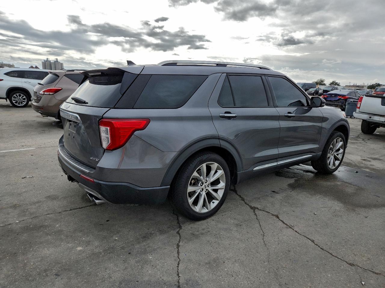2021 FORD EXPLORER PLATINUM photo 3