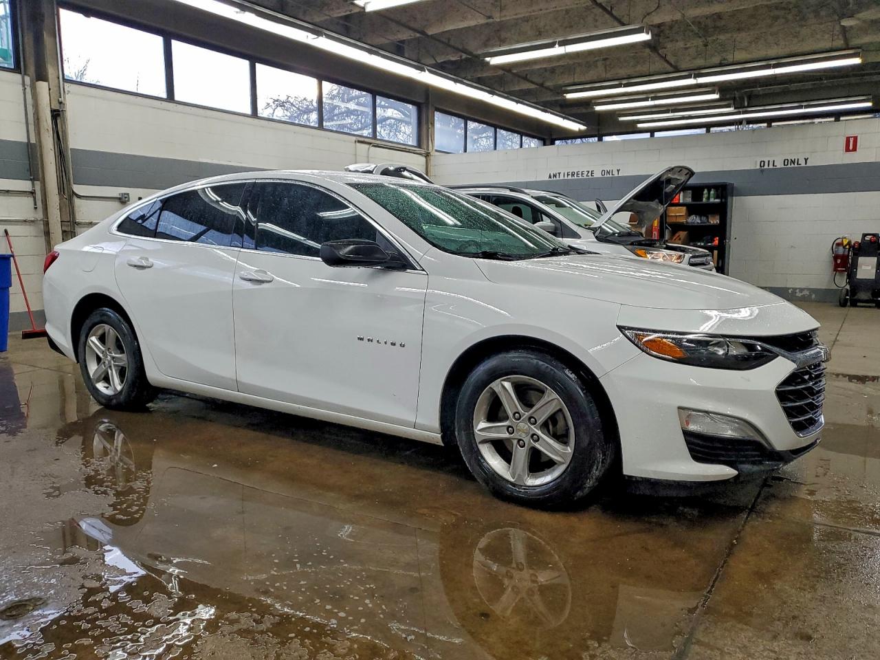 2020 CHEVROLET MALIBU LS photo 4