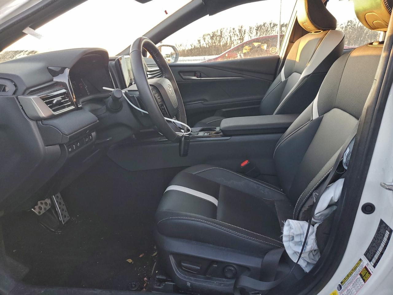 2025 TOYOTA CAMRY XSE photo 7