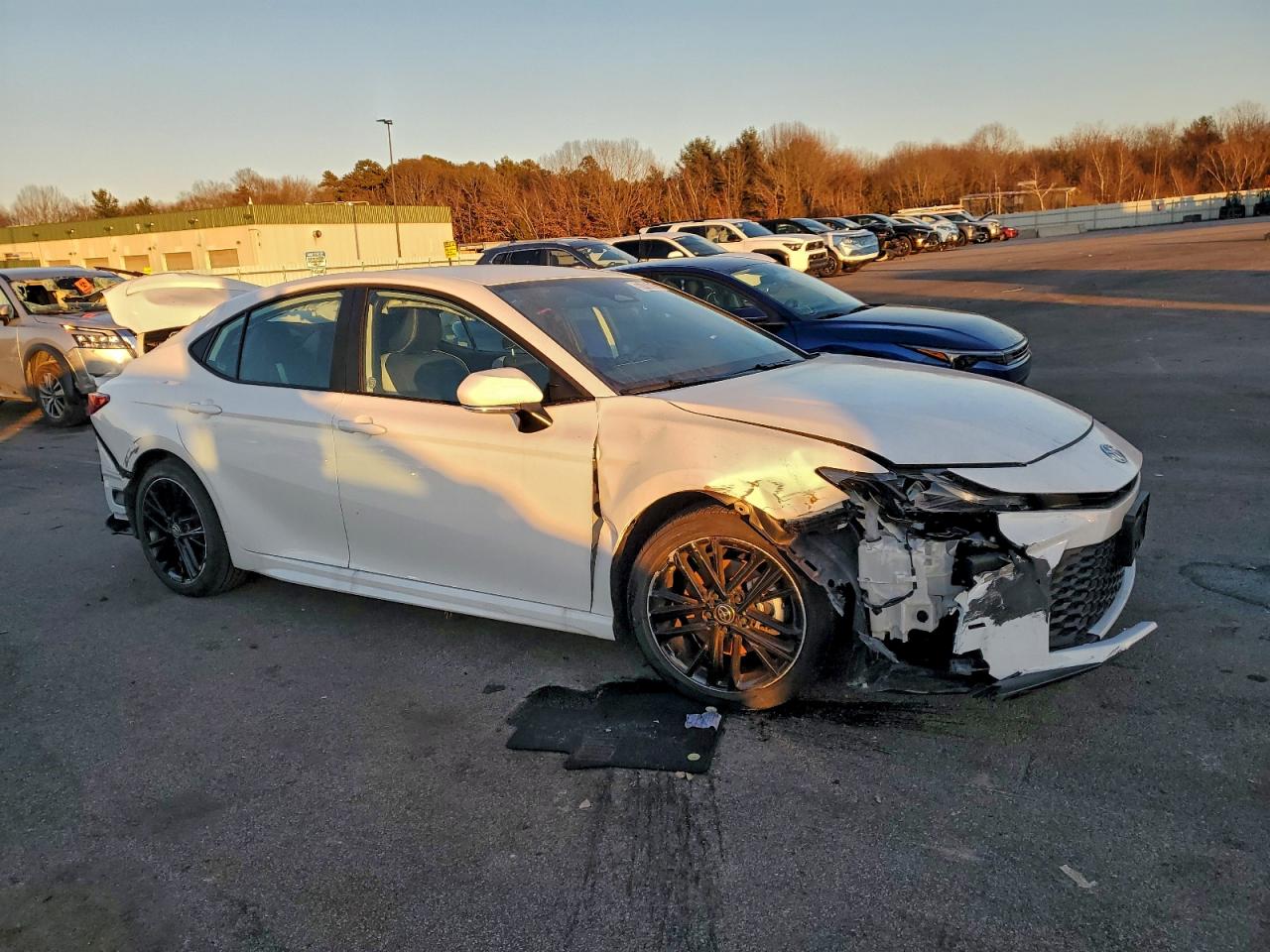 2025 TOYOTA CAMRY XSE photo 4