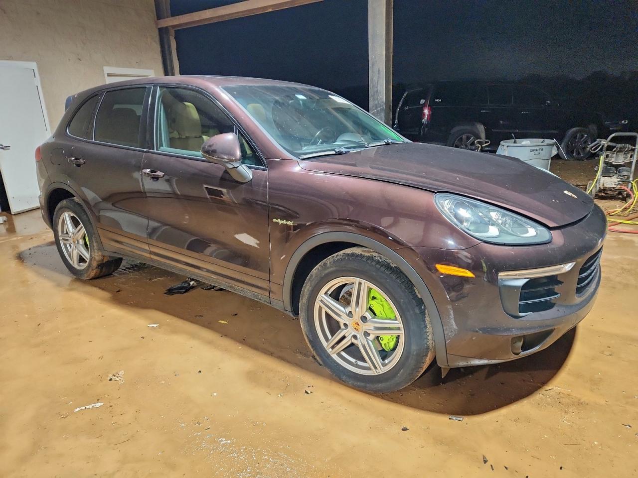 2016 PORSCHE CAYENNE SE HYBRID photo 4