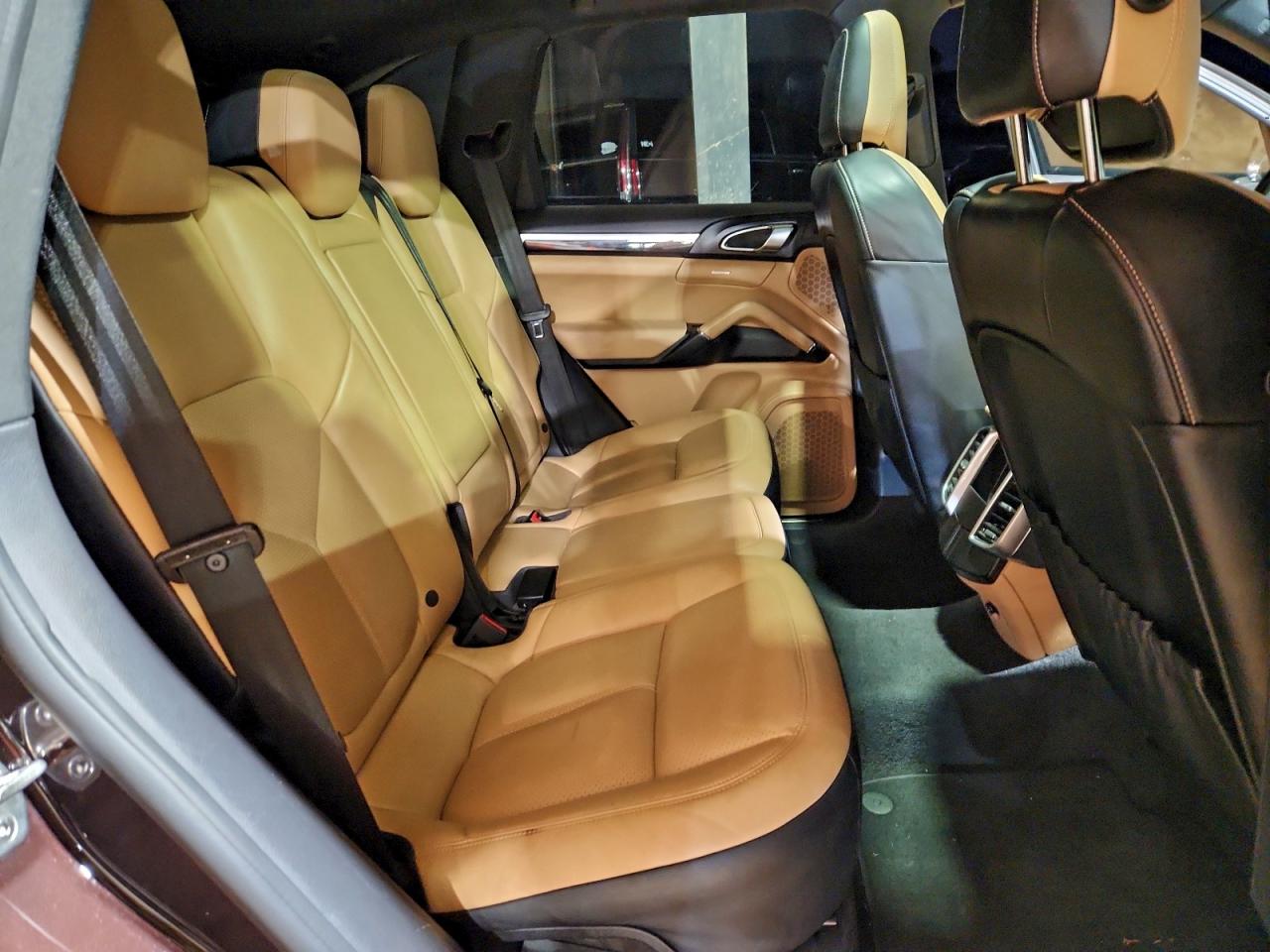 2016 PORSCHE CAYENNE SE HYBRID photo 11