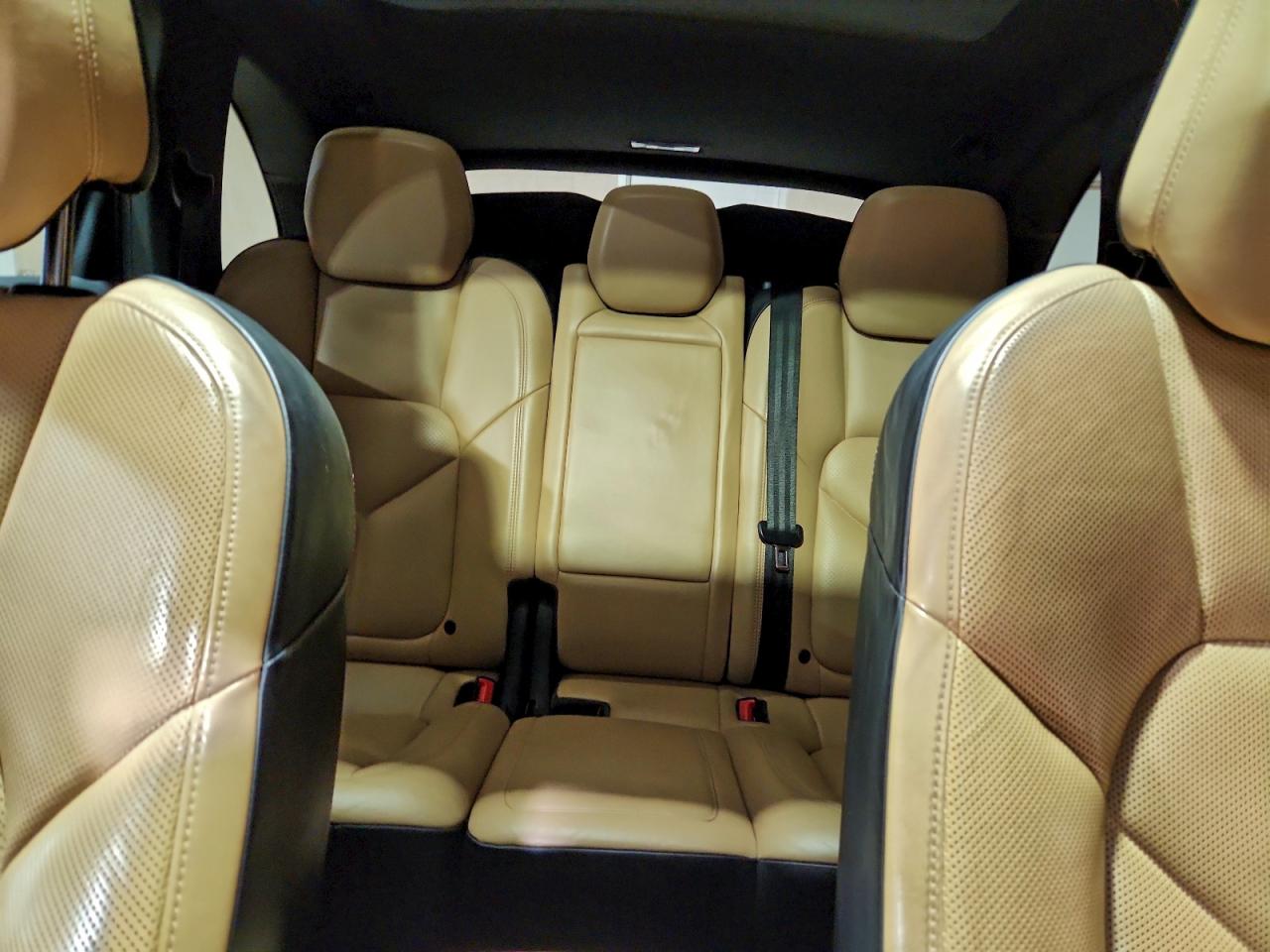 2016 PORSCHE CAYENNE SE HYBRID photo 10