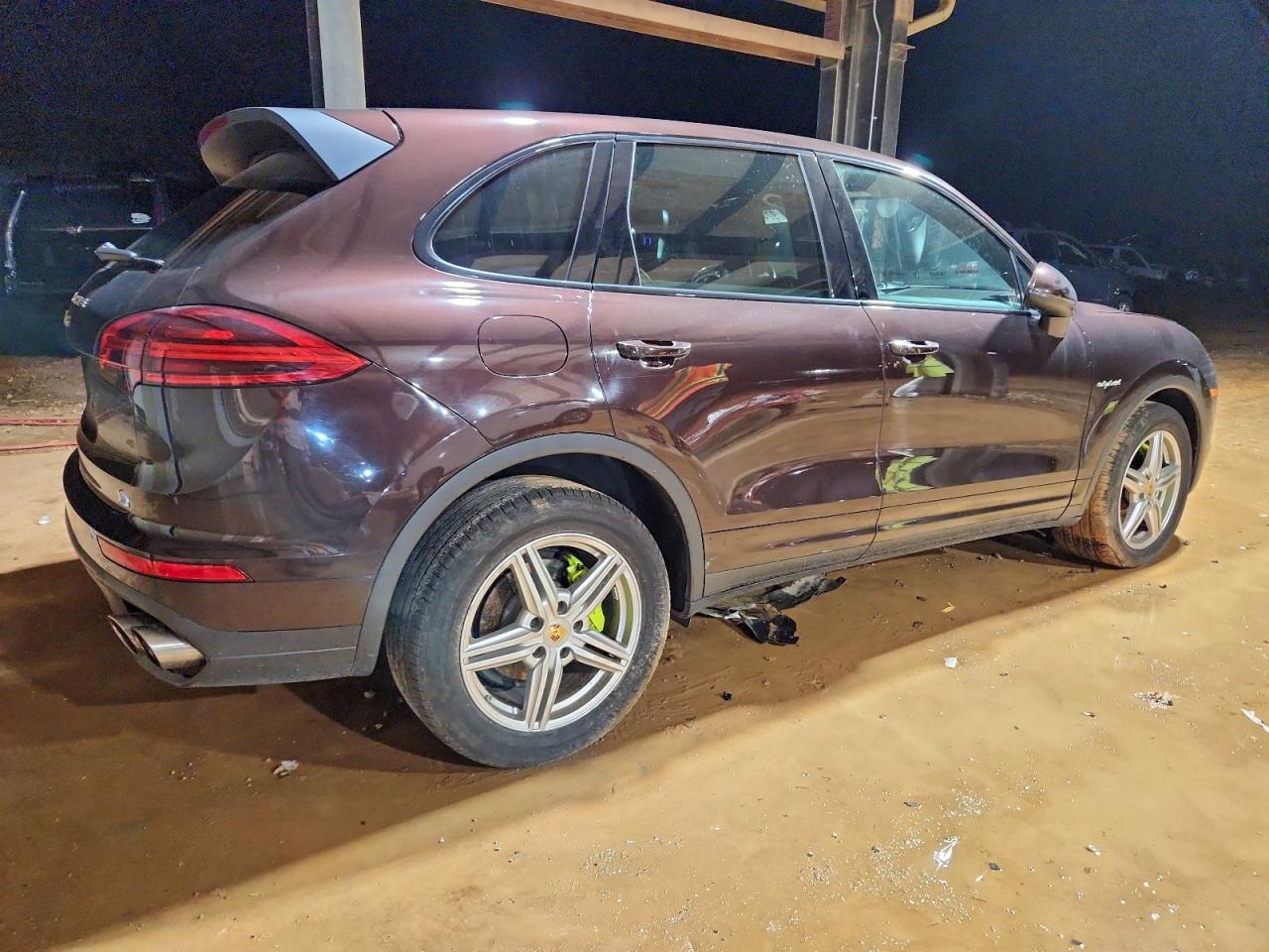 2016 PORSCHE CAYENNE SE HYBRID photo 3