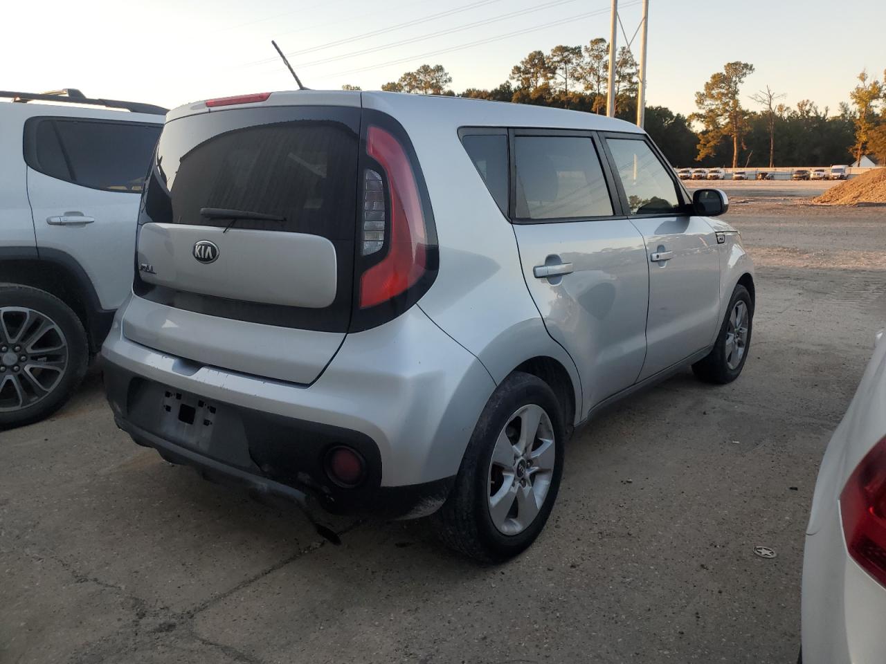 2017 KIA SOUL photo 3