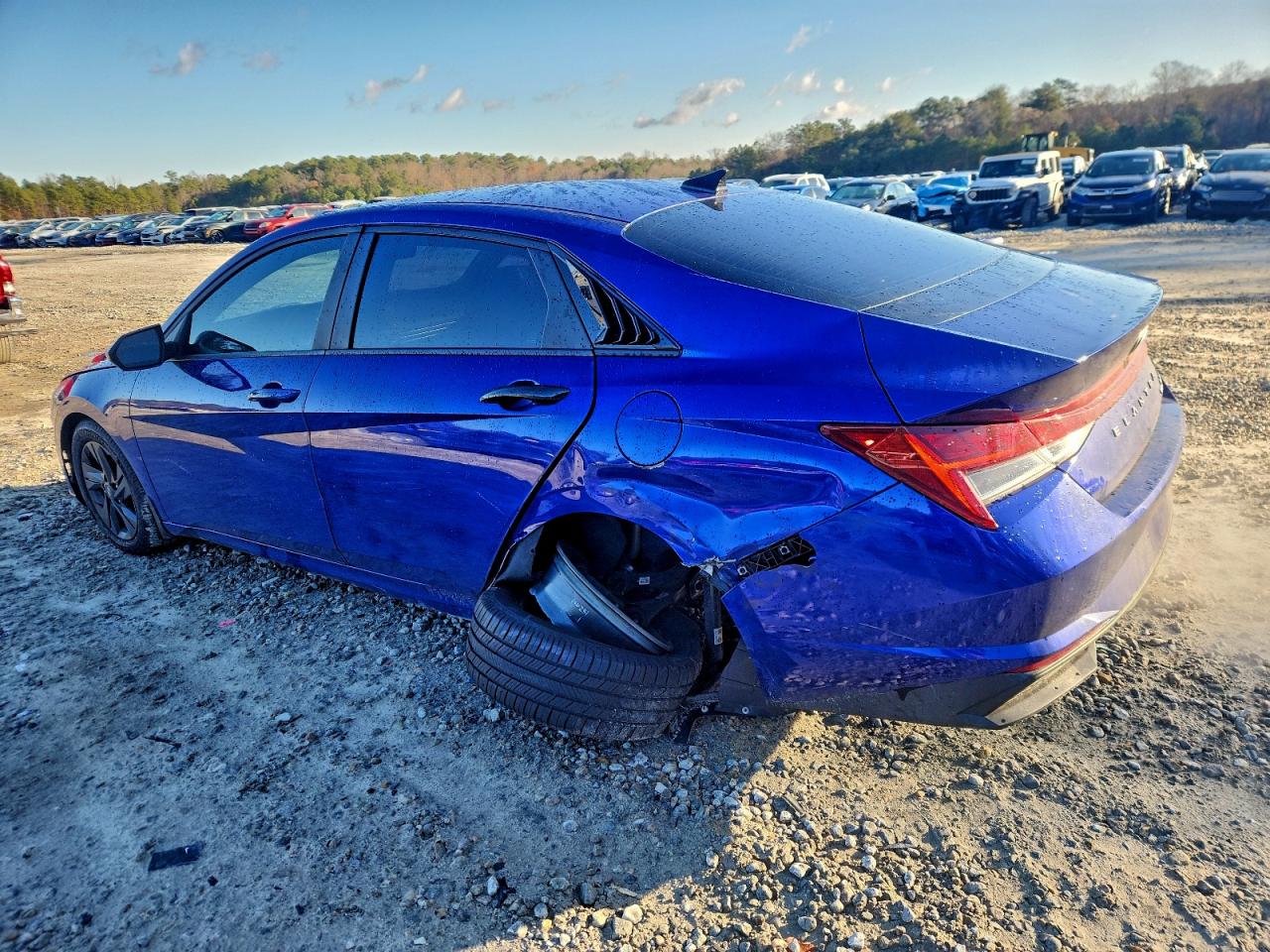 2023 HYUNDAI ELANTRA BLUE photo 4